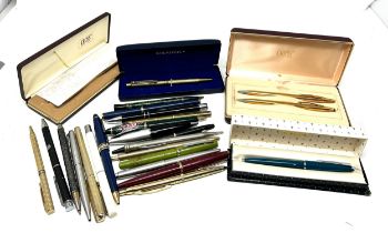 Large selection of pens & fountain pens