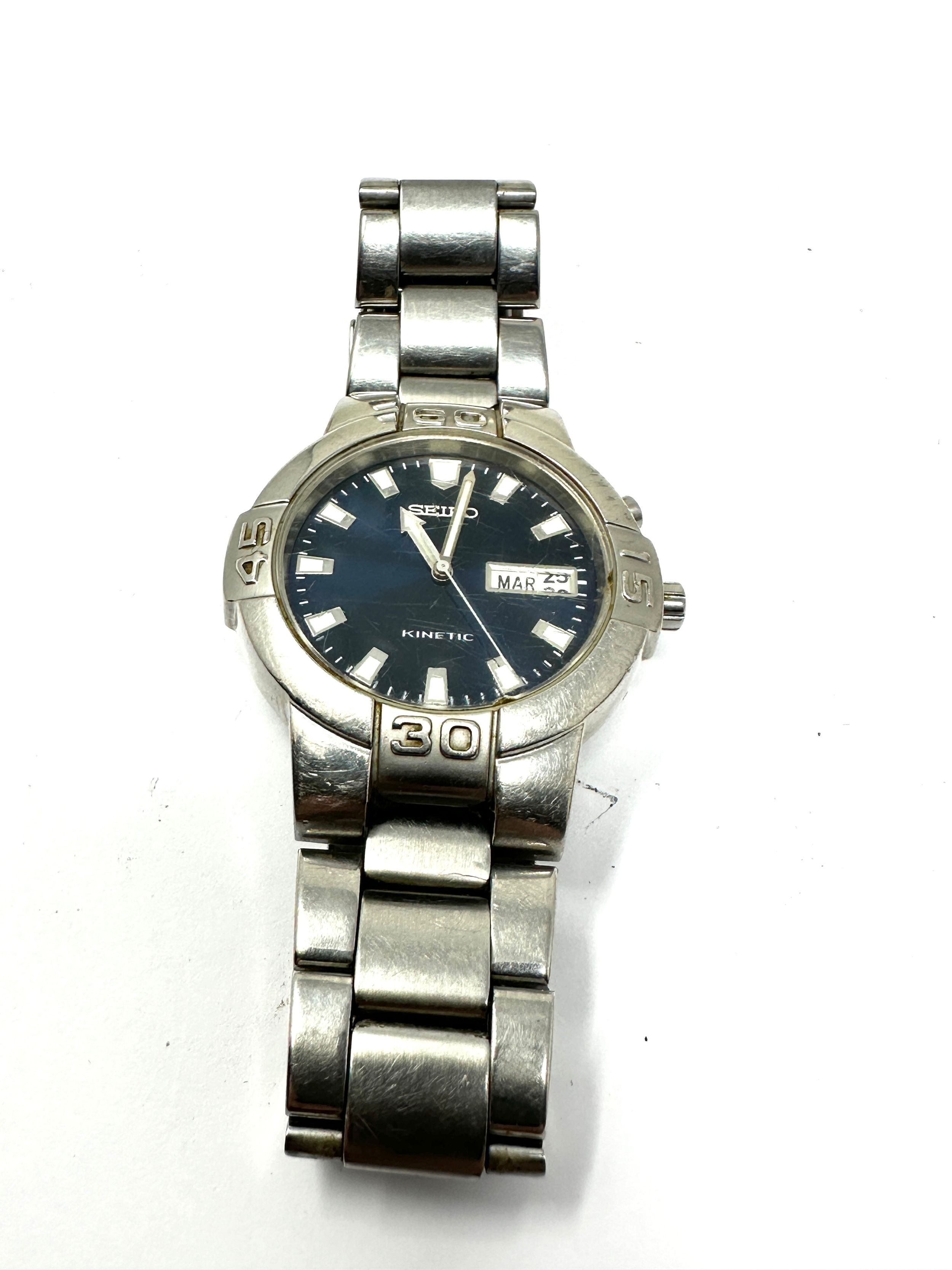 Seiko kinetic gents wristwatch 5m63-0c00 the watch is ticking
