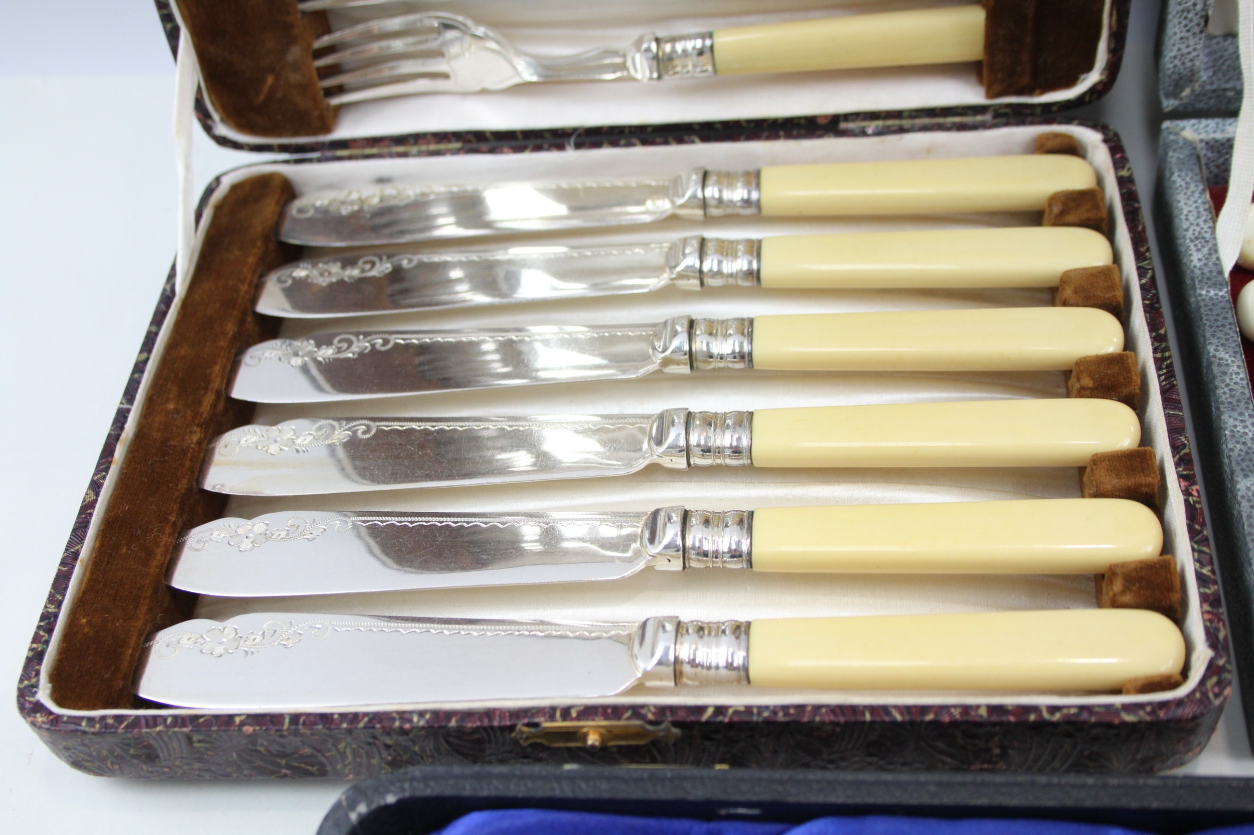 Vintage Cutlery Set EPNS Fish Cutlery Ivorine & Robert Mosley Steak Set x 3 - Image 3 of 6