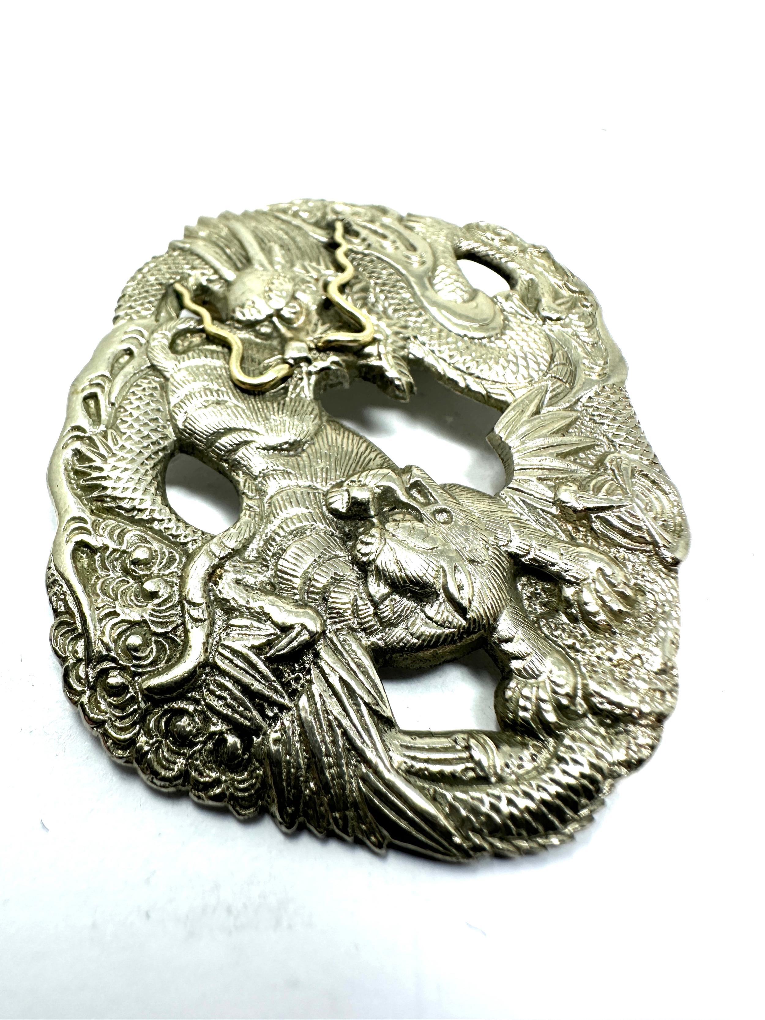 vintage silver chinese dragon buckle measures approx 6cm by 5cm - Bild 3 aus 5