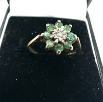 9ct gold diamond & emerald ring weight 1.9g