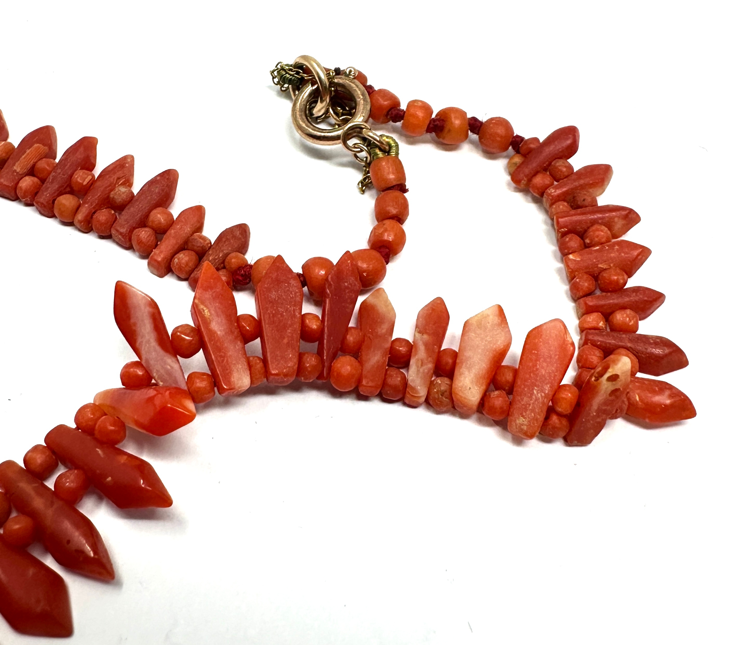 Antique 9ct gold clasp coral collar necklace weight 33g - Image 3 of 4