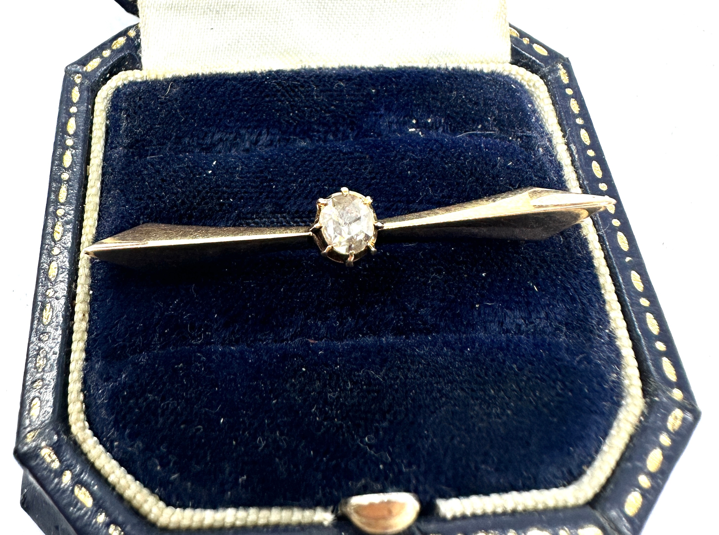 Antique 14ct gold old cut diamond ring set with central diamond that measures approx 4mm diameter