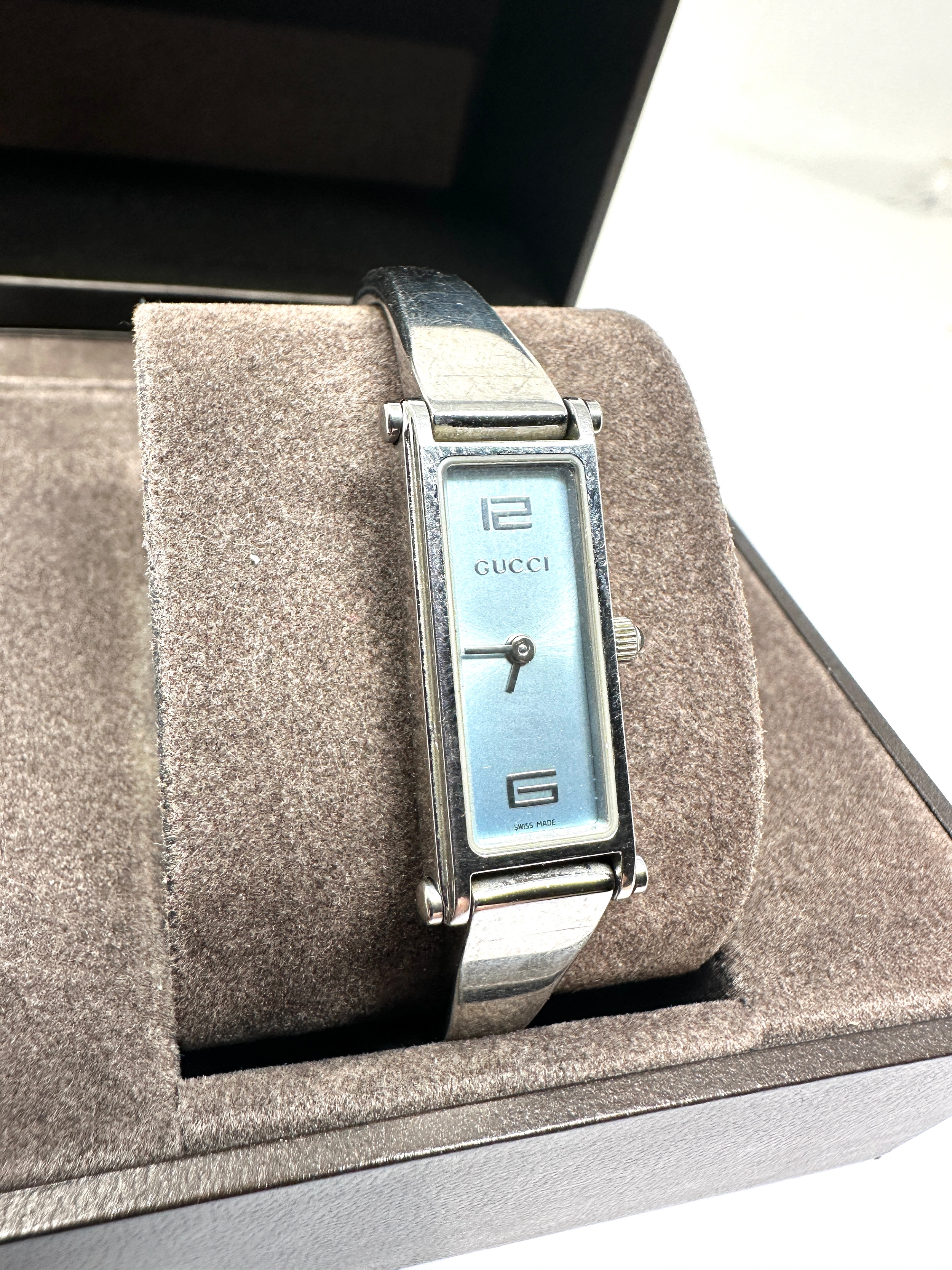 Boxed Ladies Gucci 1500l quartz wristwatch in working order - Image 2 of 3