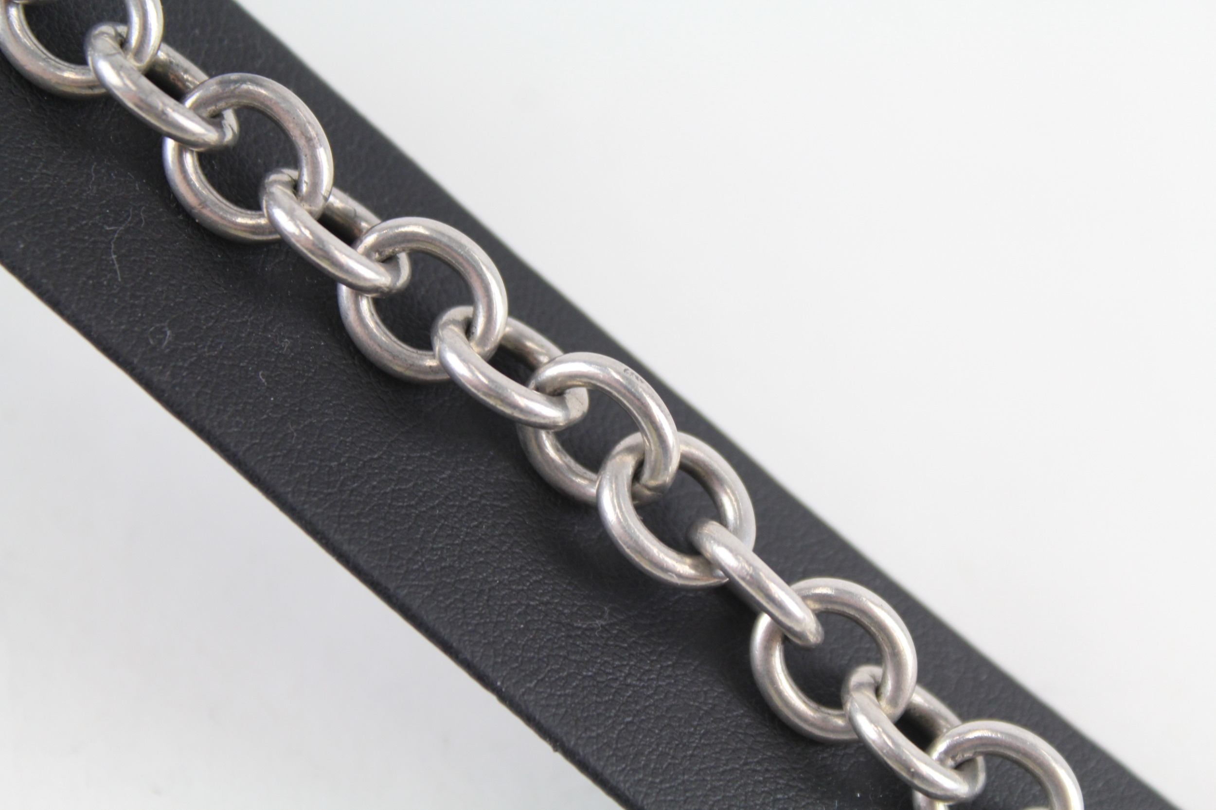 A silver bracelet by Tiffany and Co (33g) - Image 3 of 5