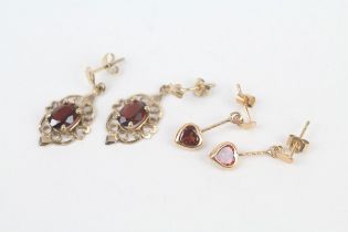 2 x 9ct gold garnet drop earrings