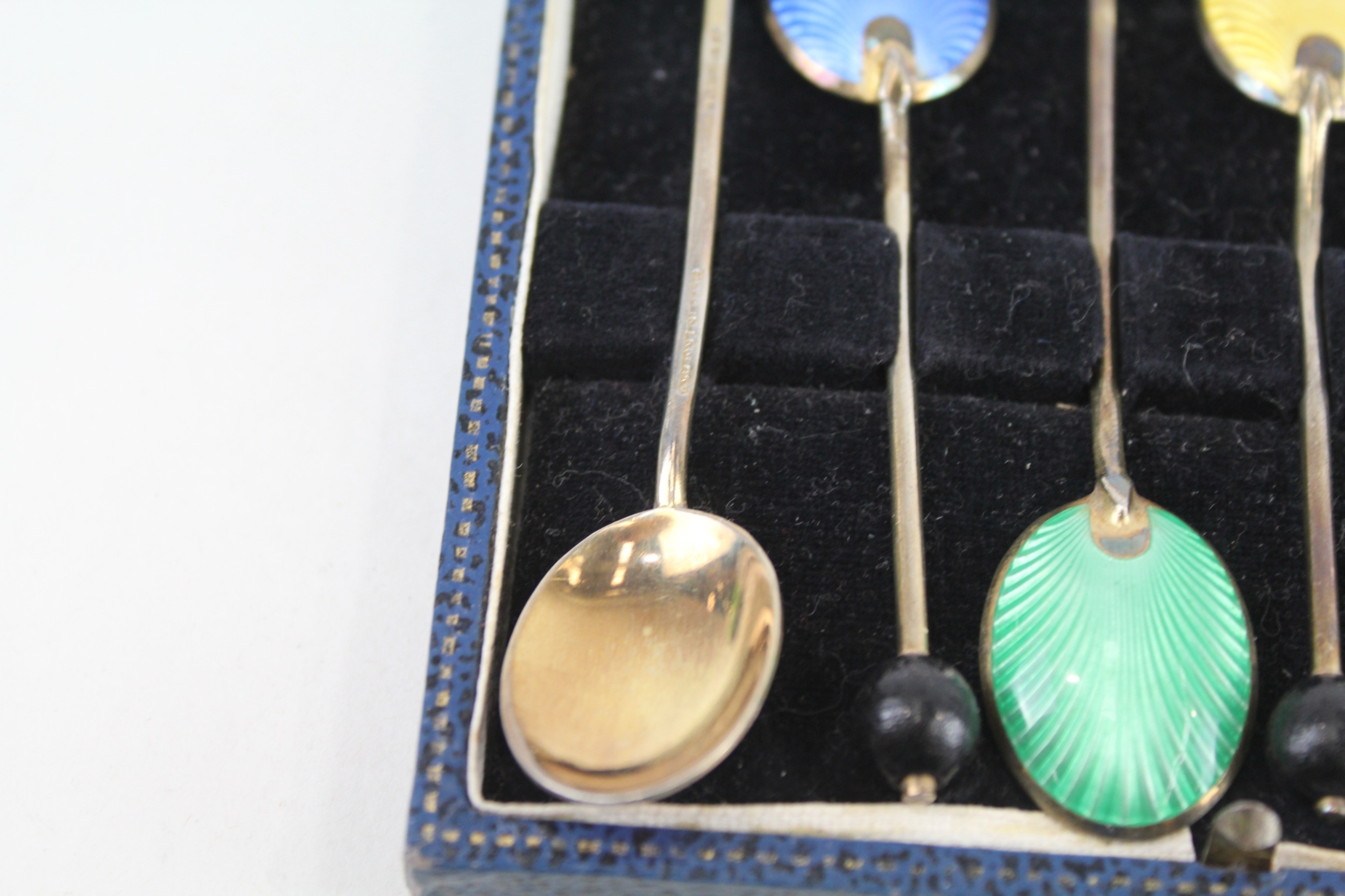 5 x .925 sterling guilloche enamel coffee bean spoons cased - Image 6 of 6