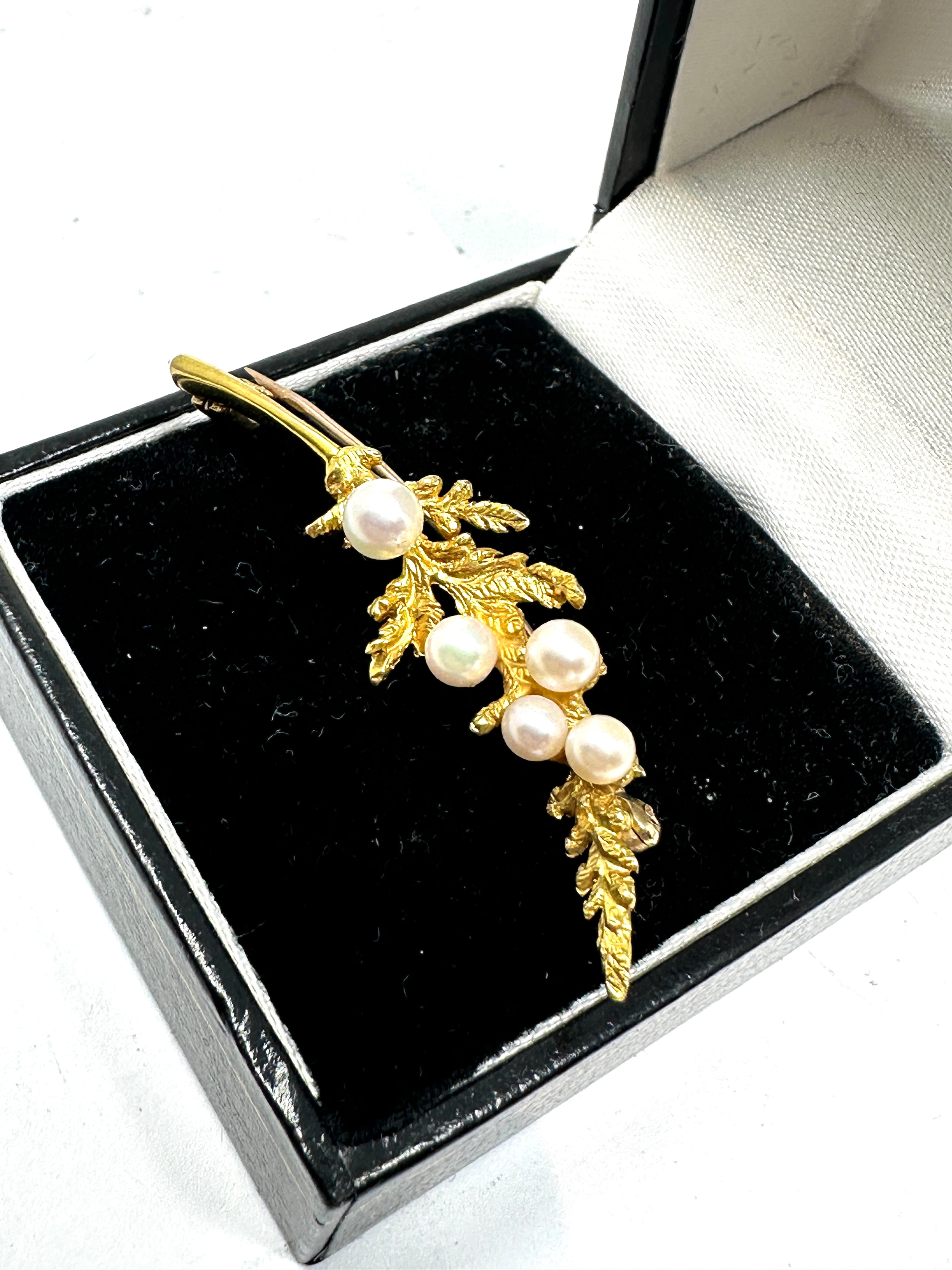 9ct gold leaf design & pearl brooch weight 3g - Image 2 of 3