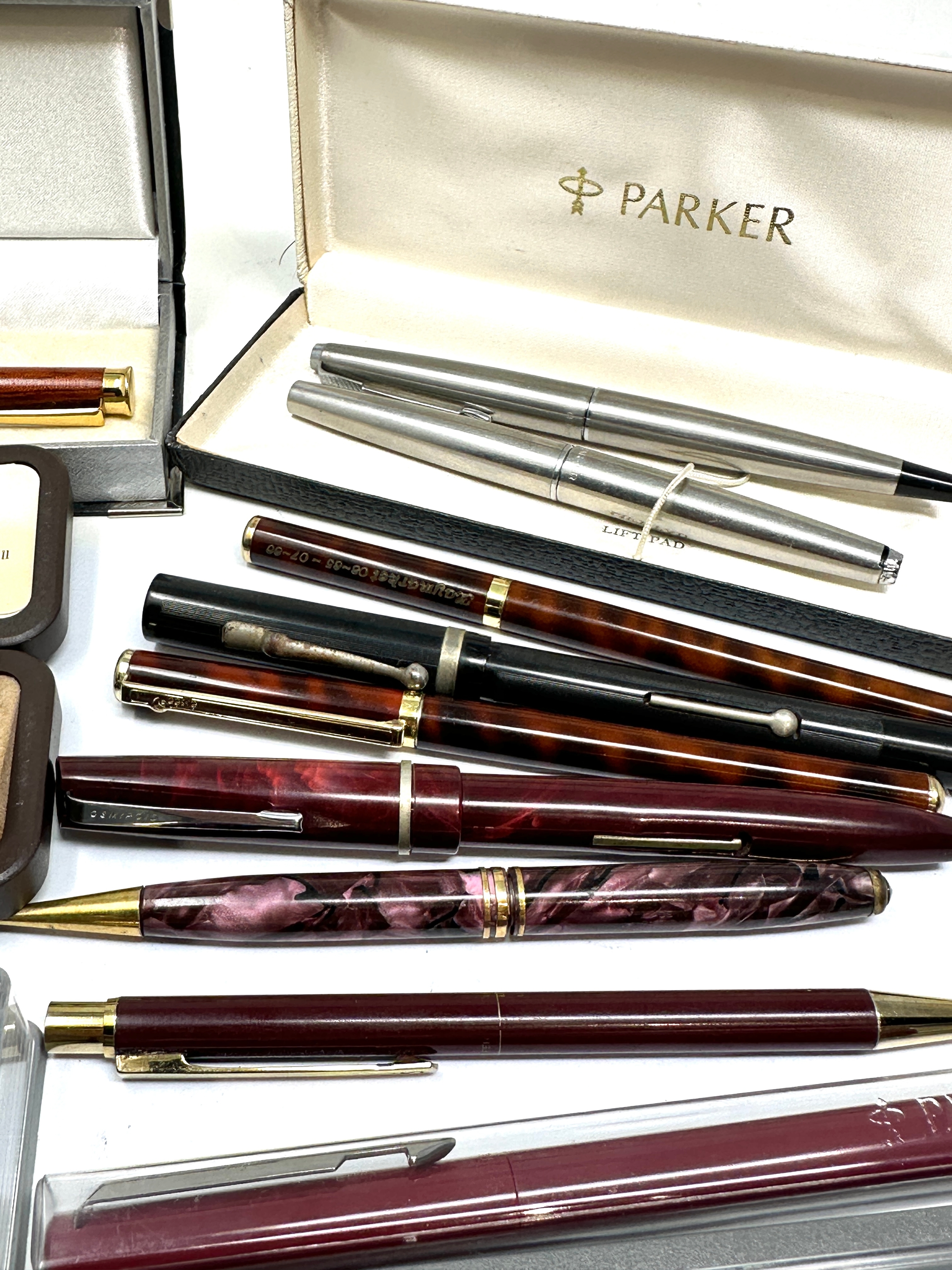 Selection of pens includes parker etc - Image 4 of 4