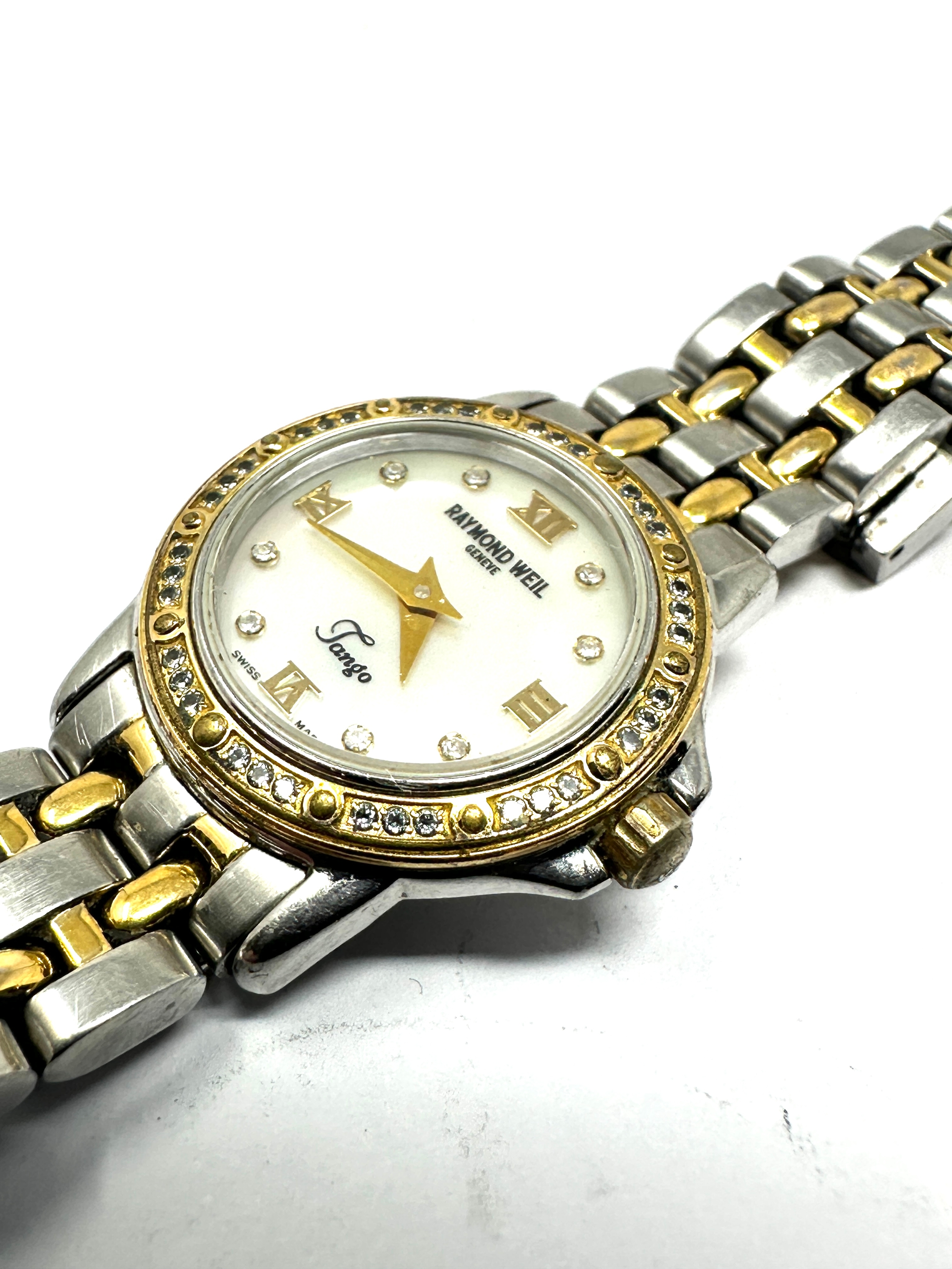 Ladies Raymond Weil Geneve Tango quartz wristwatch the watch is working - Image 2 of 4