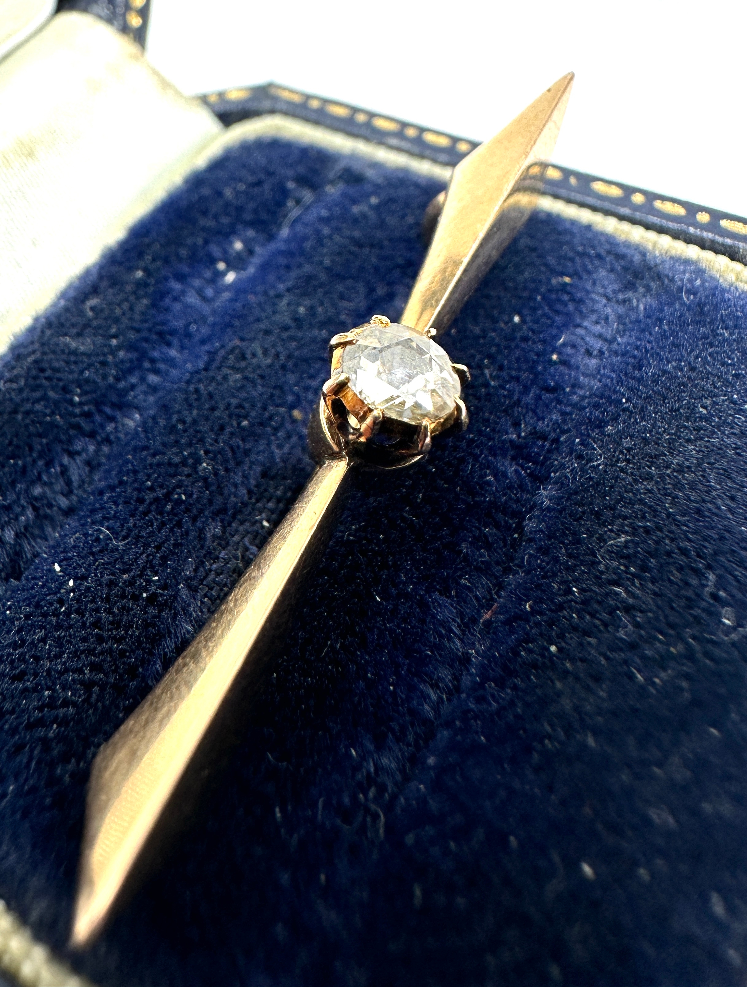 Antique 14ct gold old cut diamond ring set with central diamond that measures approx 4mm diameter - Image 2 of 6