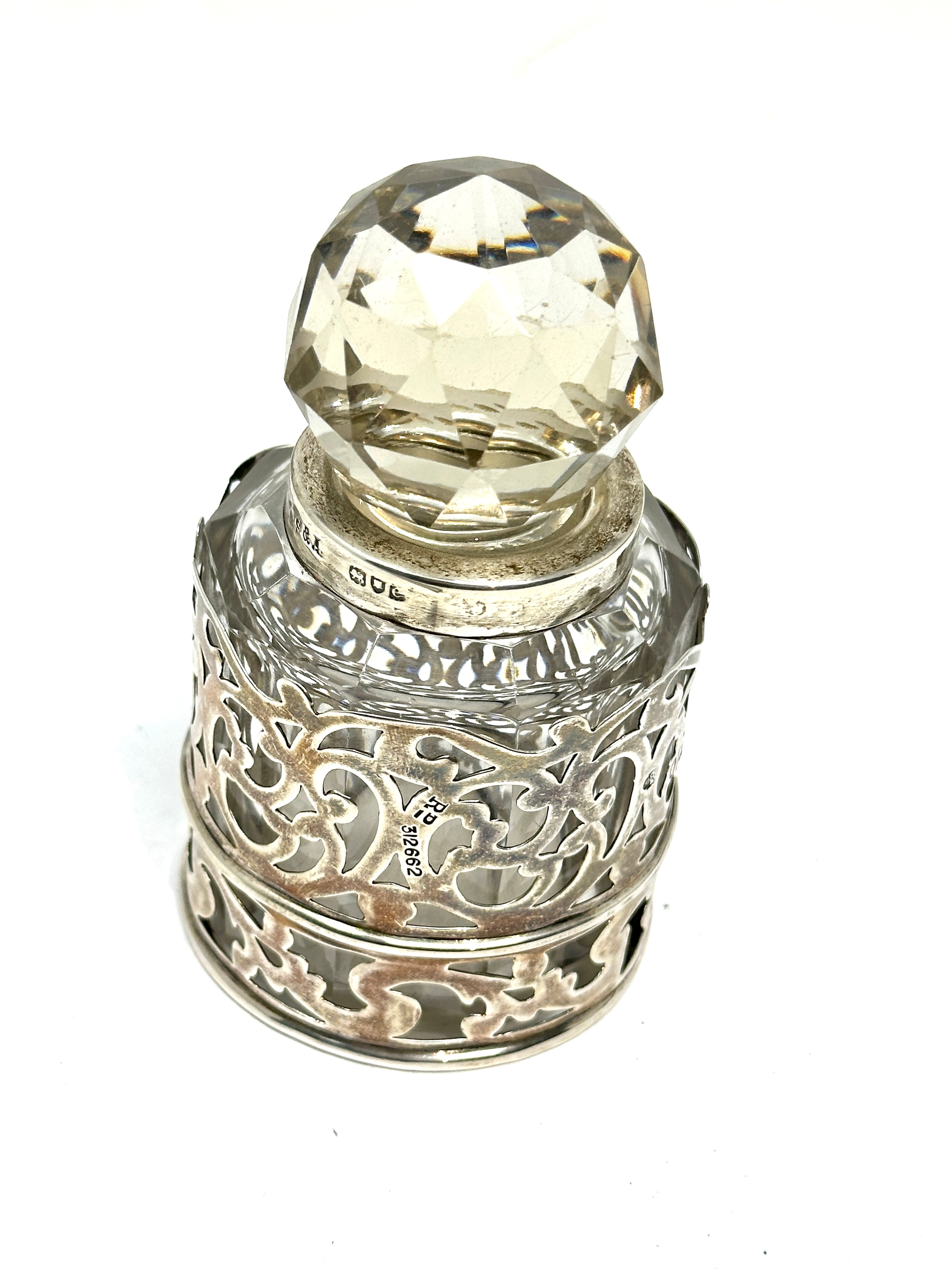 silver perfume bottle London silver hallmarks measures approx height 10cm - Image 2 of 5
