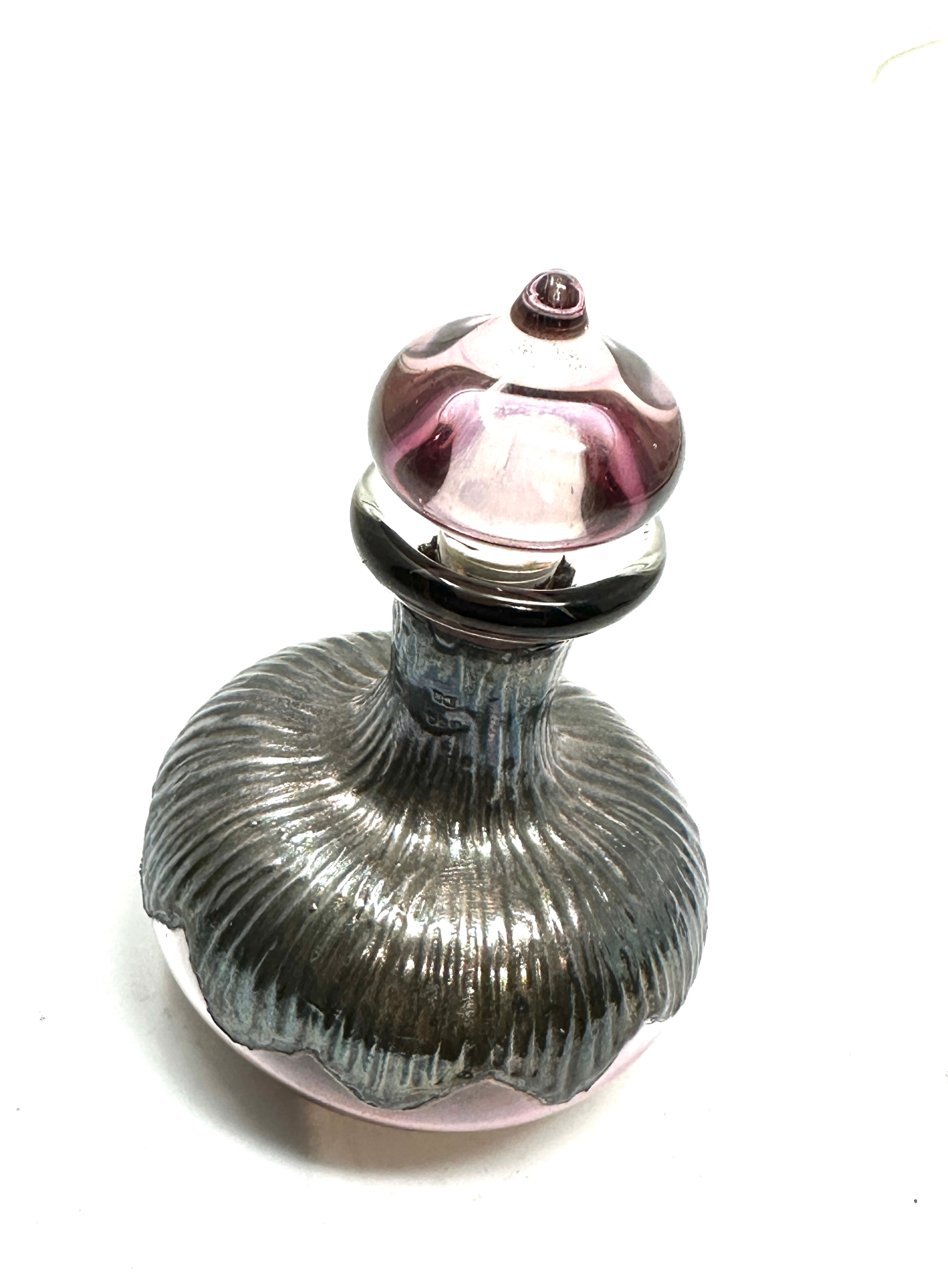 Art Glass And Silver overlay Mounted Perfume Bottle measures approx height approx 7.5cm in good - Image 2 of 3