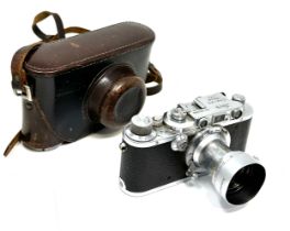 Vintage leica camera original leather cased reads Leica N 150356 Ernst Leitz d.r.p also reads on