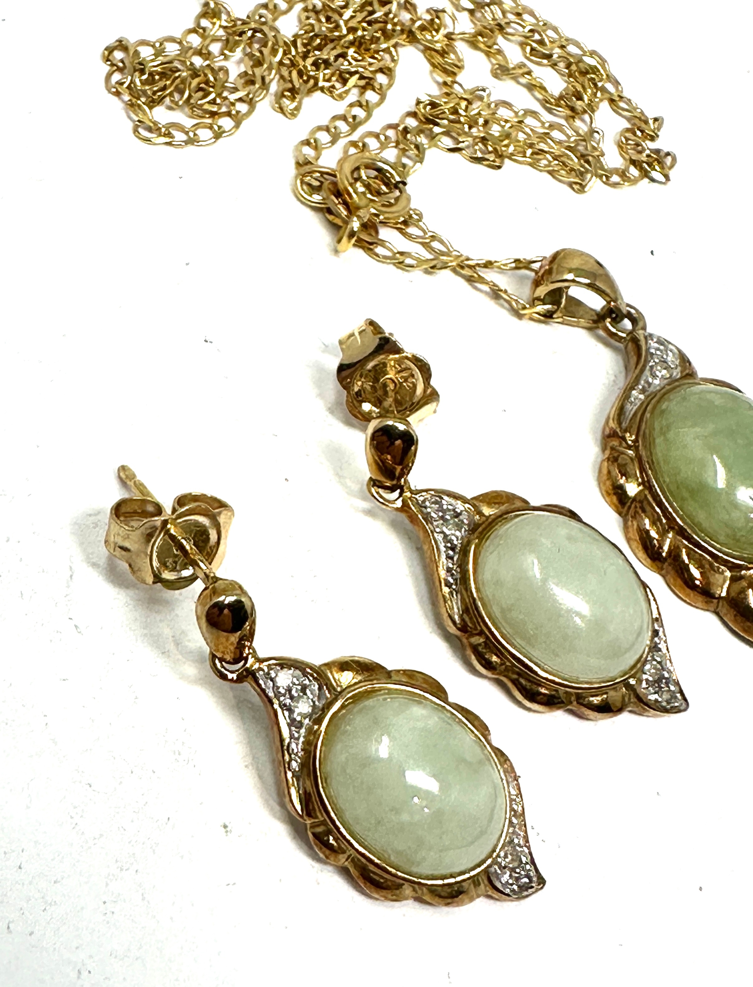 9ct gold diamond & jade pendant necklace & earring set weight 6.6g - Bild 2 aus 4