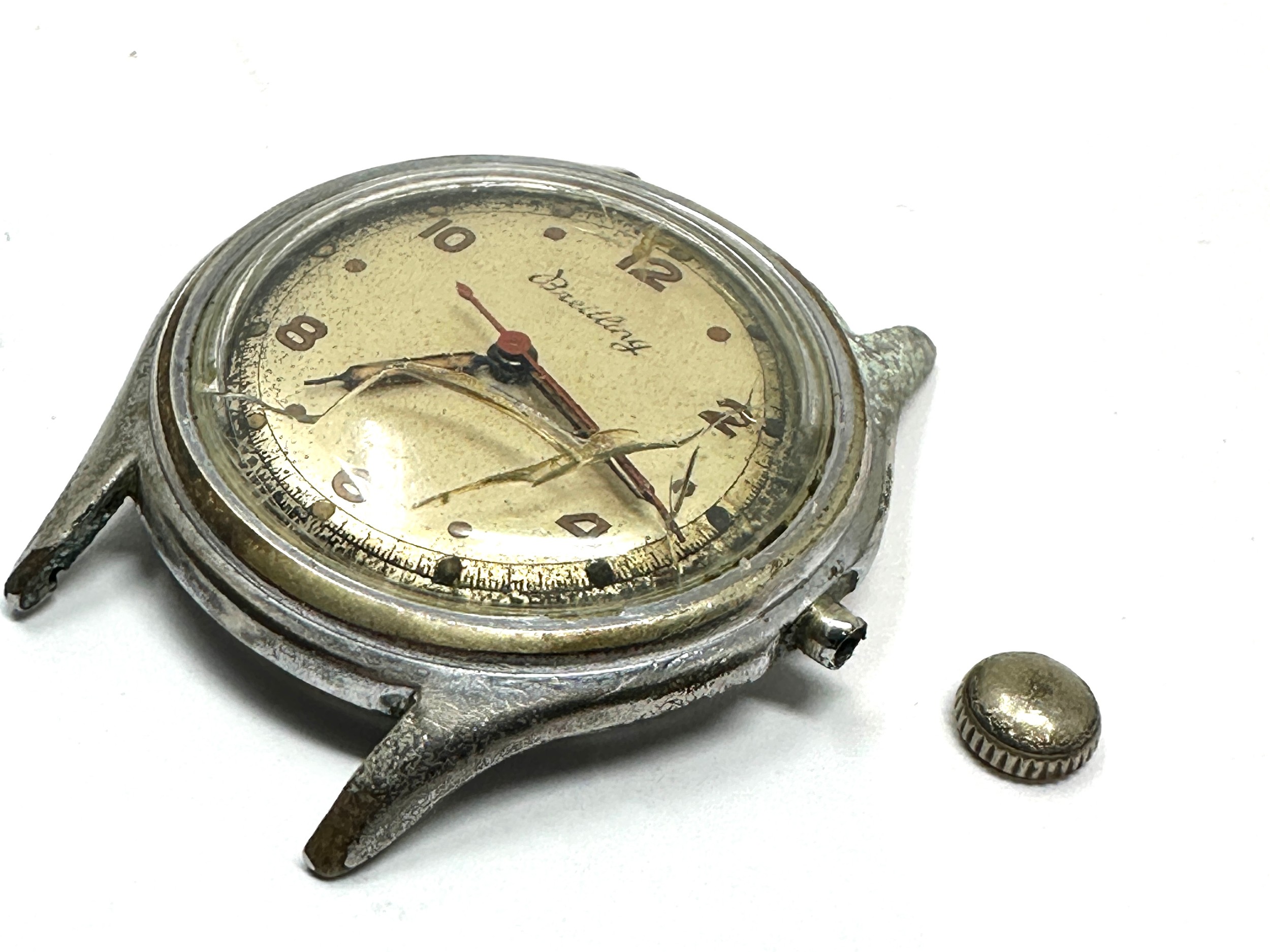 Rre Early 1940s military style Breitling wristwatch red sweep seconds hand. Case reference 122. A - Image 5 of 5