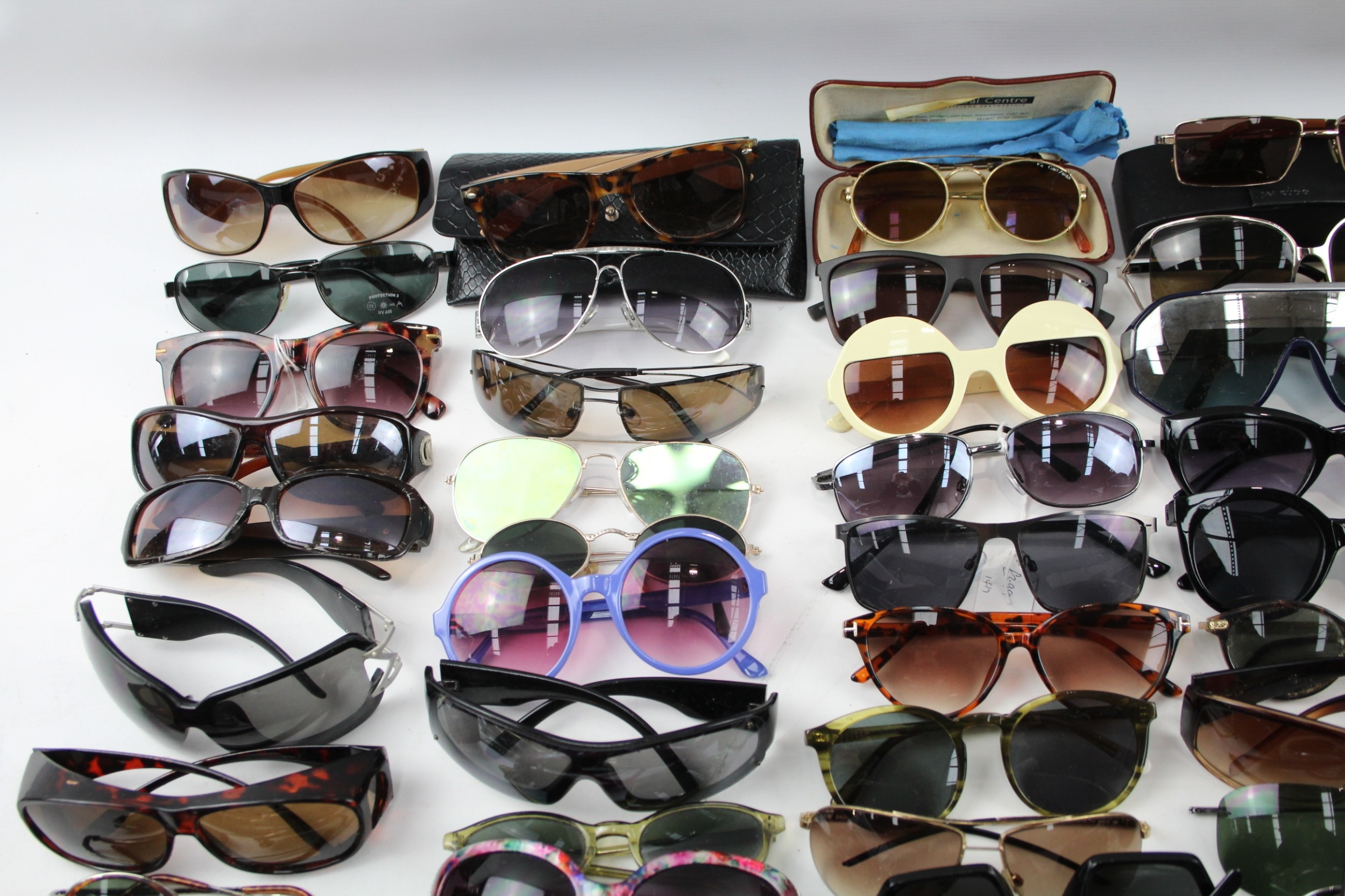 Sunglasses Glasses Vintage Assorted Cases, Shaded, Unisex, Mens, Womens Job Lot - Image 2 of 7