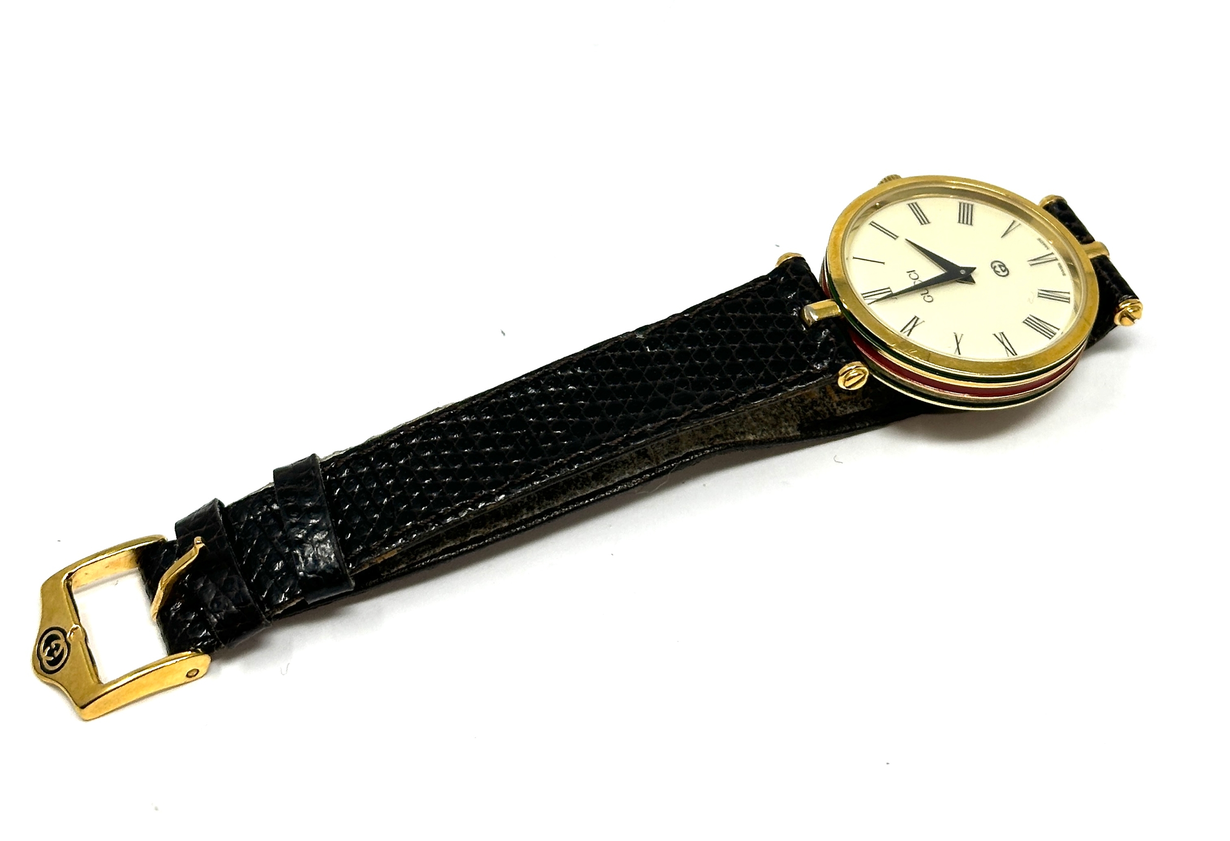 Vintage Gucci Quartz Swiss Made WristWatch With Gucci Black Leather Band the watch is not ticking - Image 4 of 4