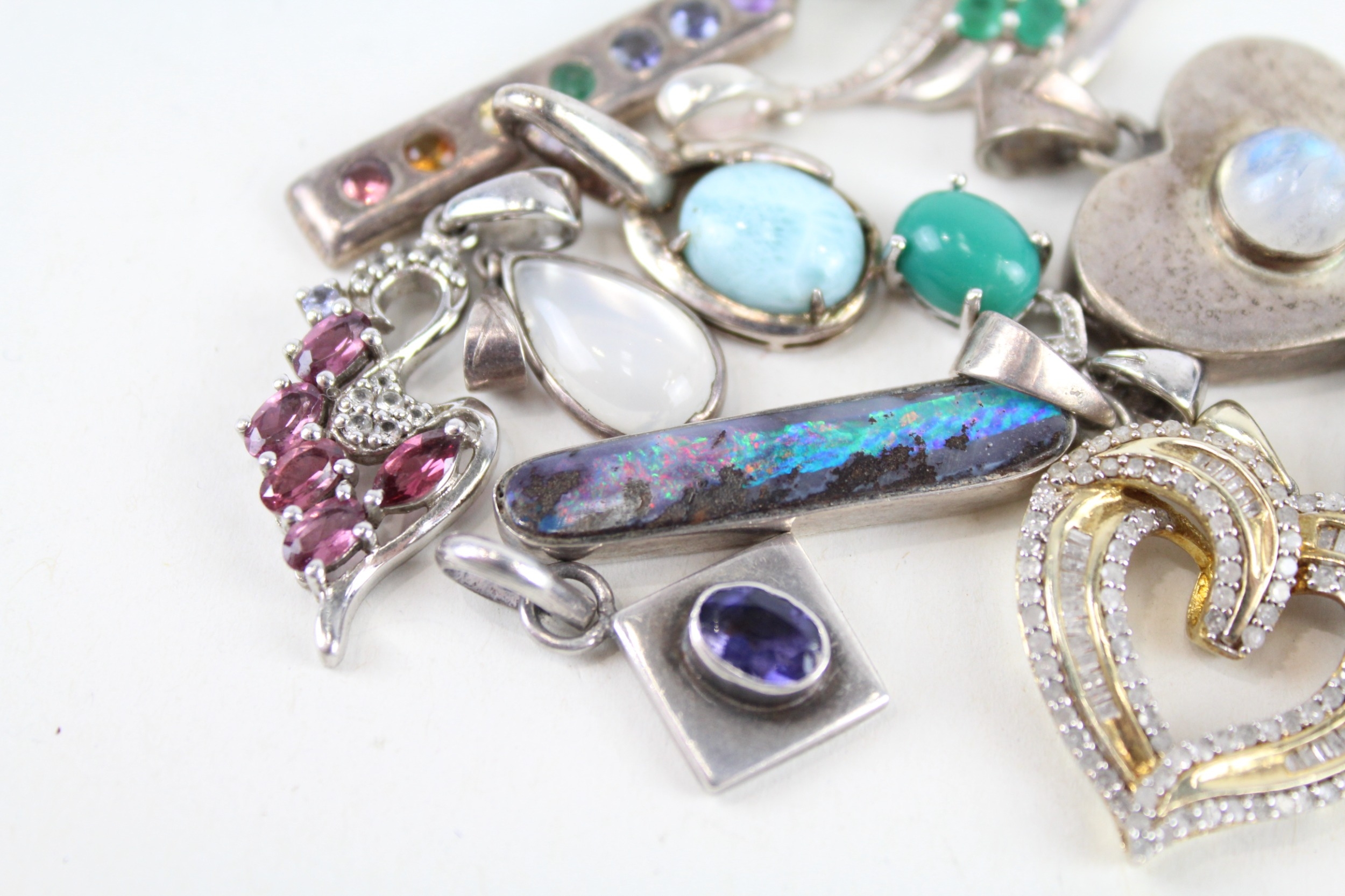 Twelve assorted silver stone set pendants including moonstone and opal (40g) - Image 4 of 6
