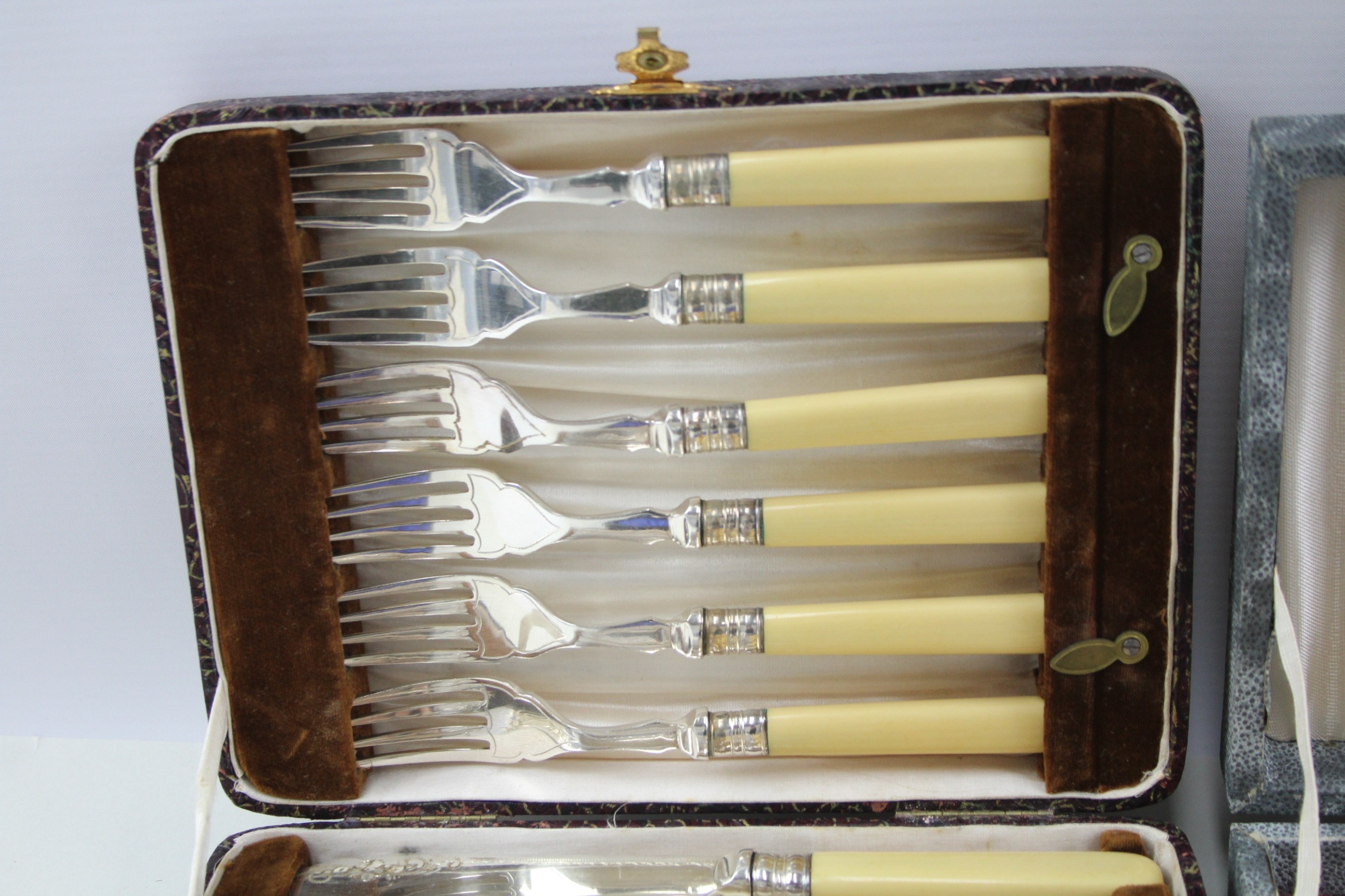 Vintage Cutlery Set EPNS Fish Cutlery Ivorine & Robert Mosley Steak Set x 3 - Image 2 of 6