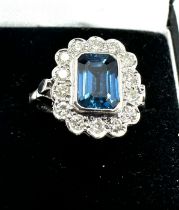 18ct white gold sapphire & diamond ring sapphire measures approx 8mm by 6mm with diamond shoulders