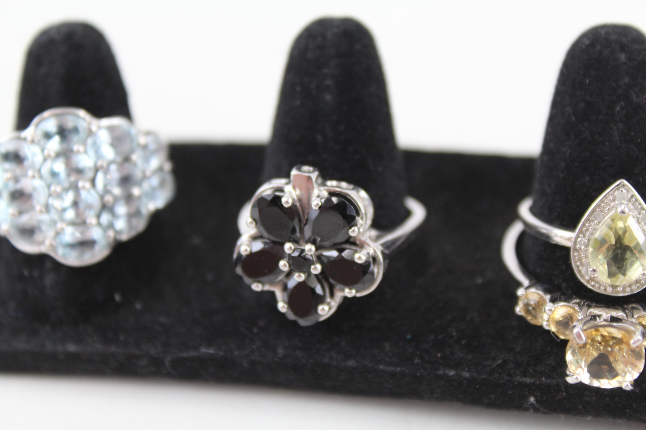 Eight silver stone set rings including topaz and diamond (28g) - Image 3 of 7