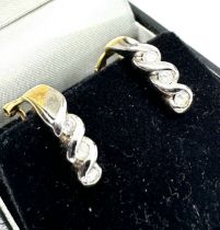 18ct gold diamond earrings weight 5.5g