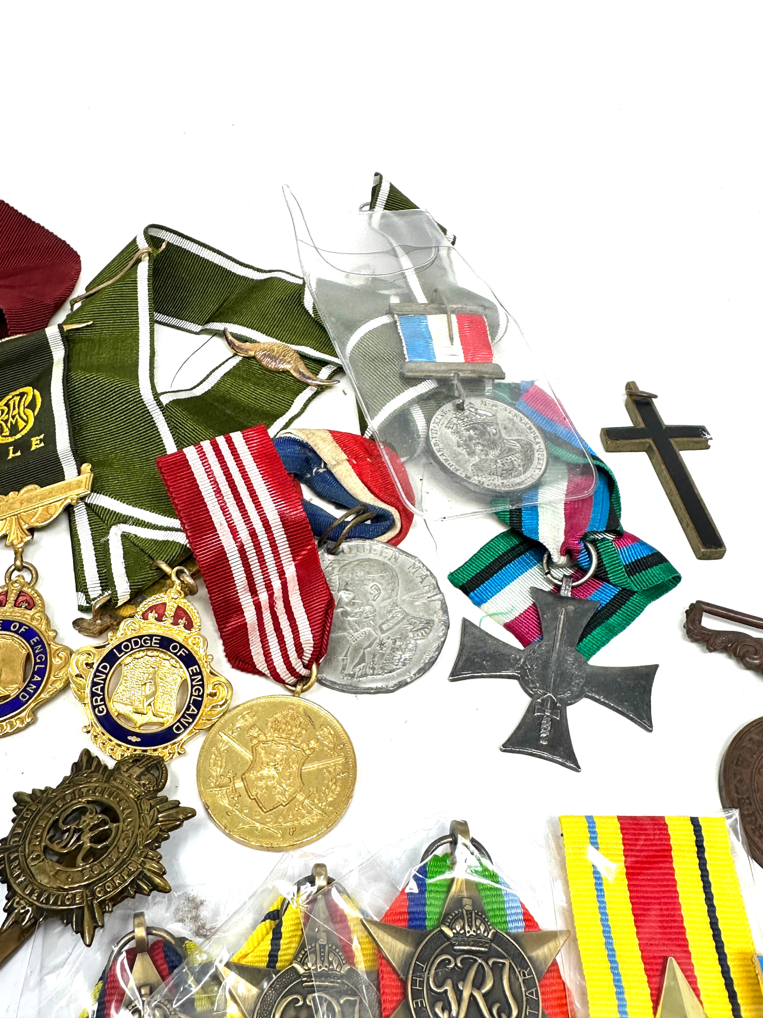 Large collection of badges medals etc - Image 8 of 8