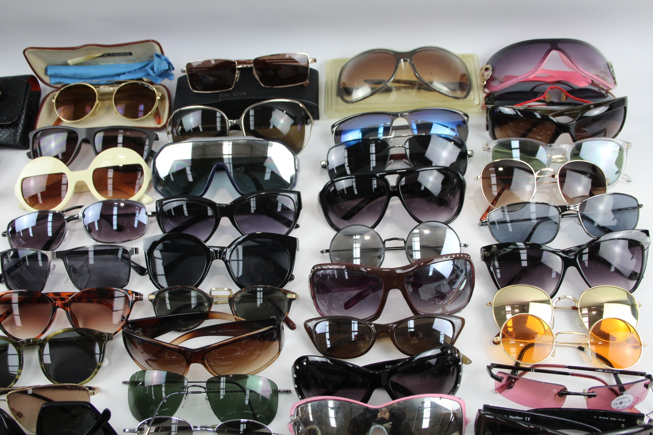 Sunglasses Glasses Vintage Assorted Cases, Shaded, Unisex, Mens, Womens Job Lot - Image 3 of 7