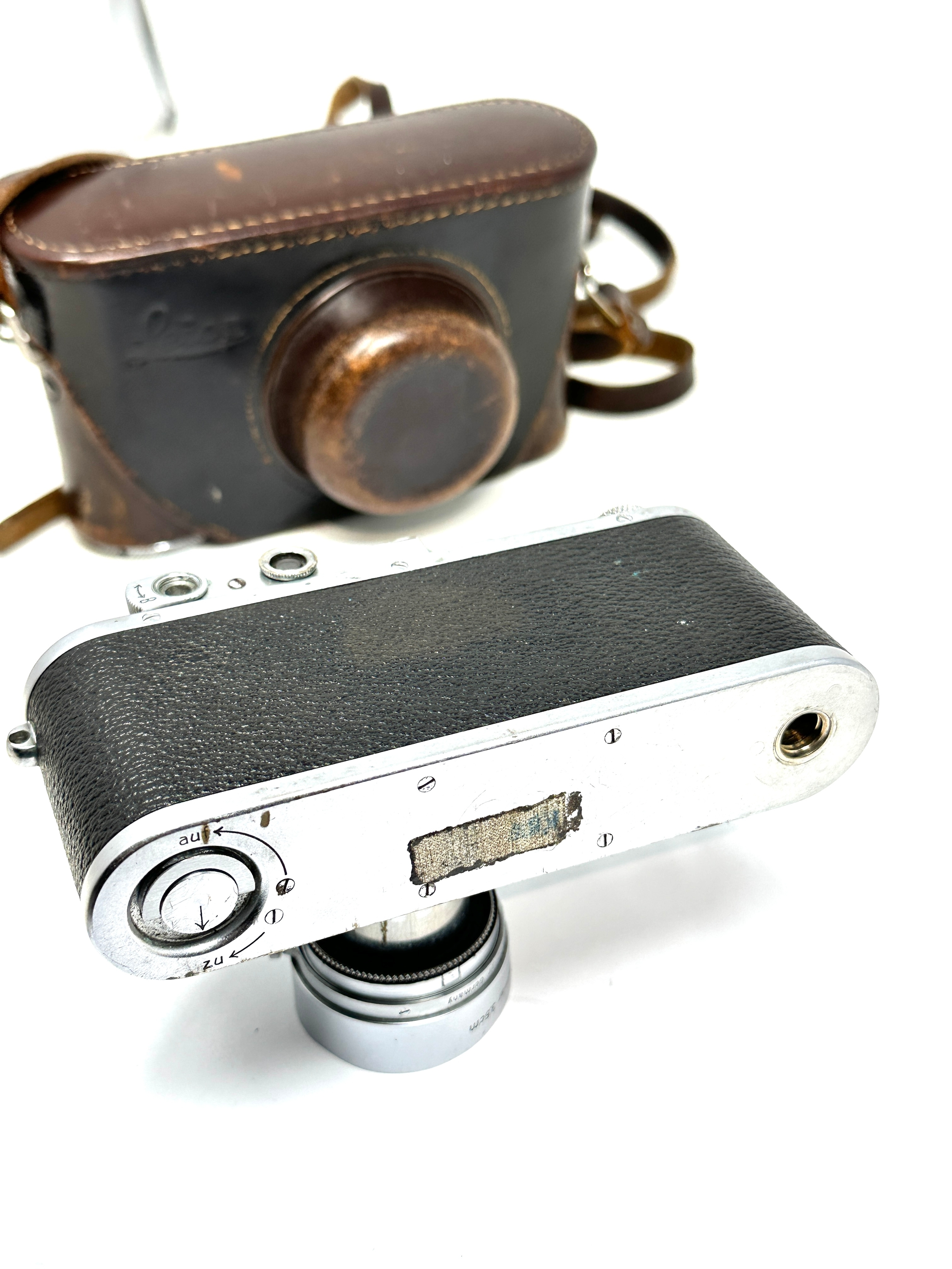 Vintage leica camera original leather cased reads Leica N 150356 Ernst Leitz d.r.p also reads on - Image 5 of 10