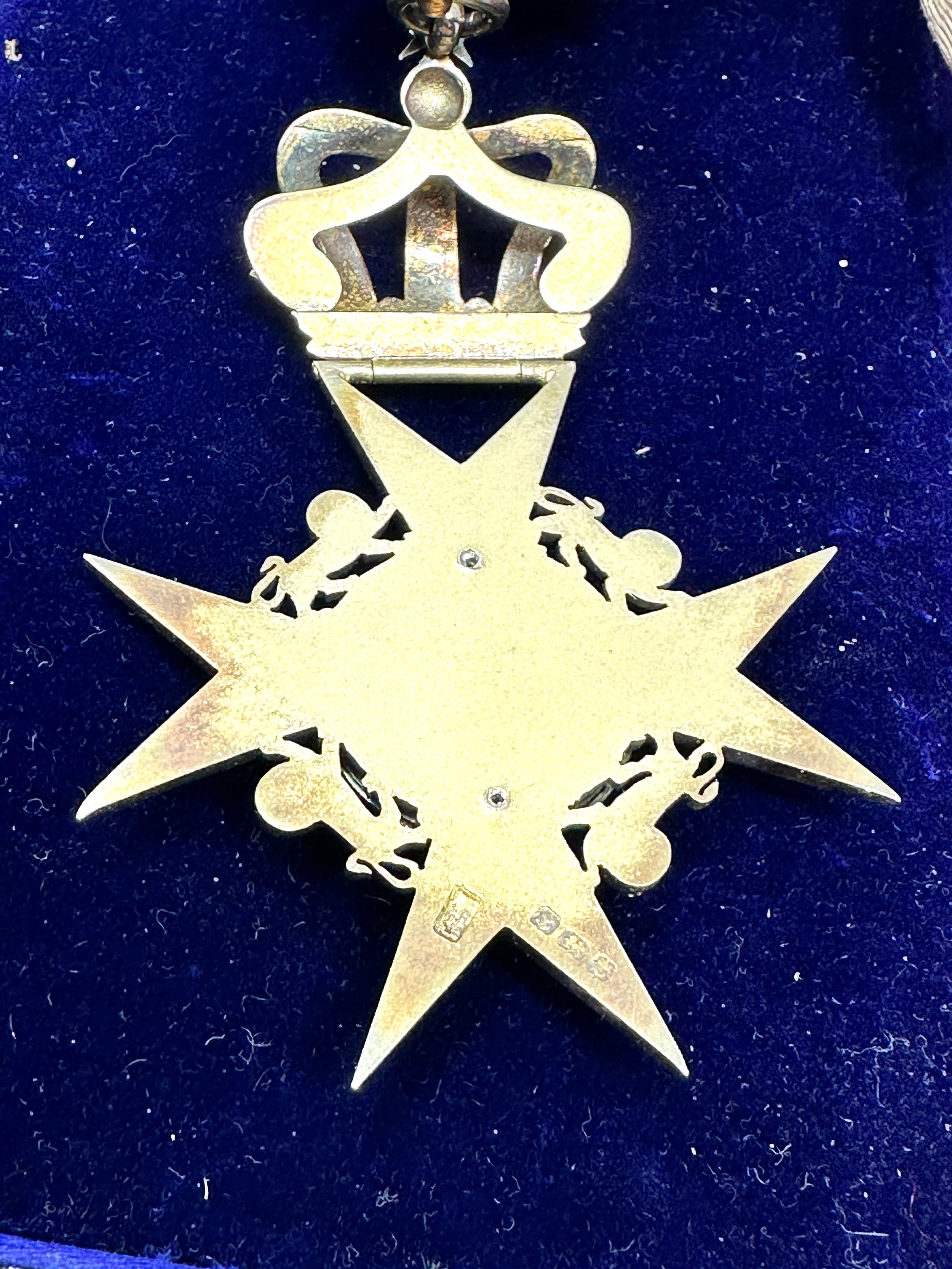 A silver-gilt and enamel Masonic Knights Templar sash jewel boxed - Image 3 of 3