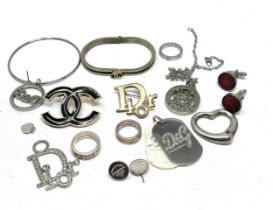selection of costume jewellery weight 140g