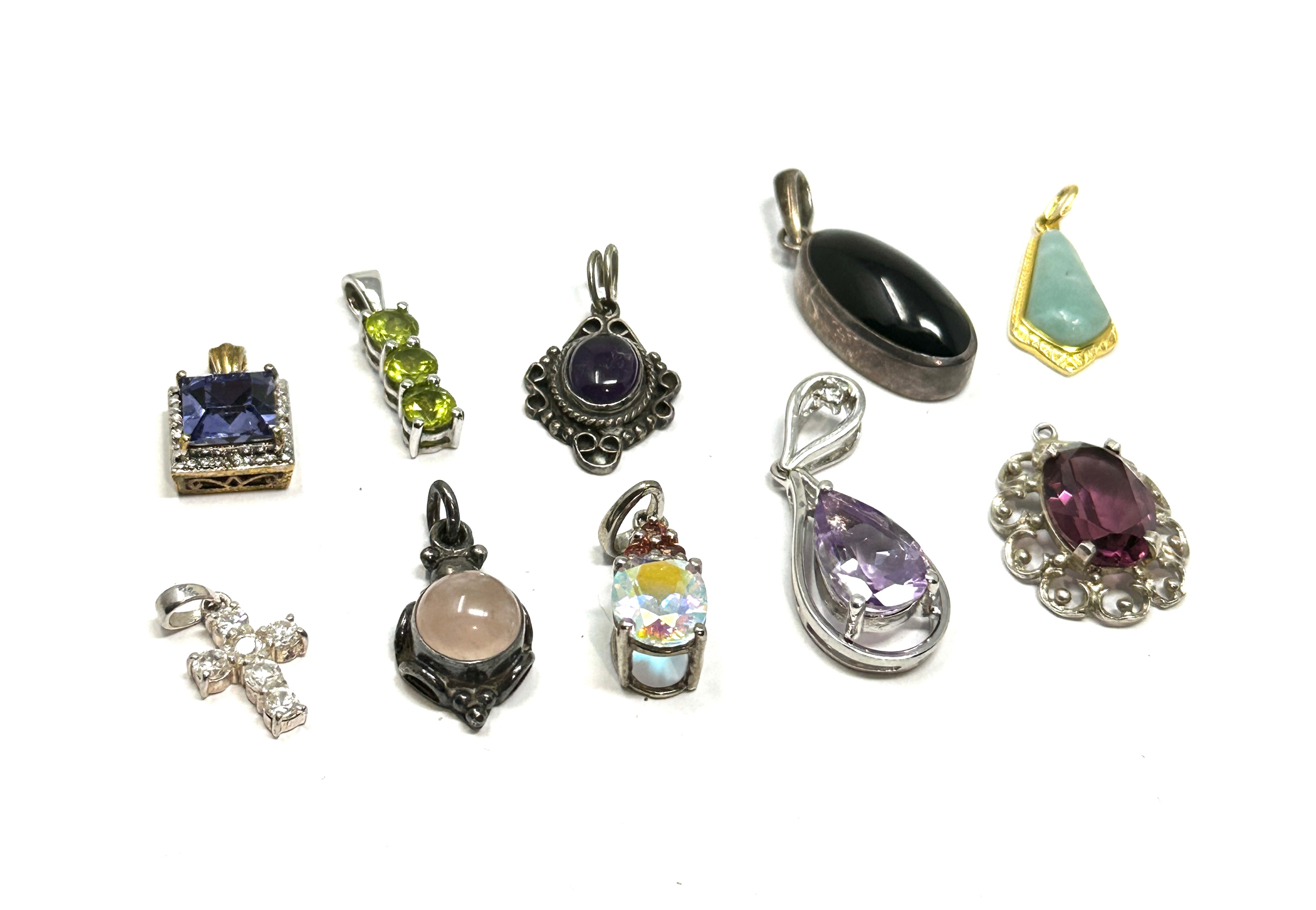 selection of silver & gemstone set pendants weight 26g