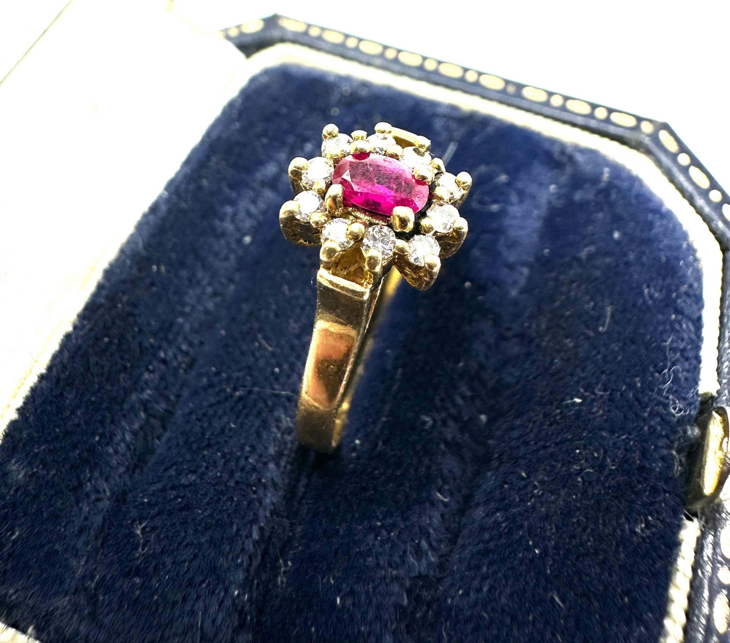 18ct gold ruby & diamond ring weight 2.5g - Image 2 of 3