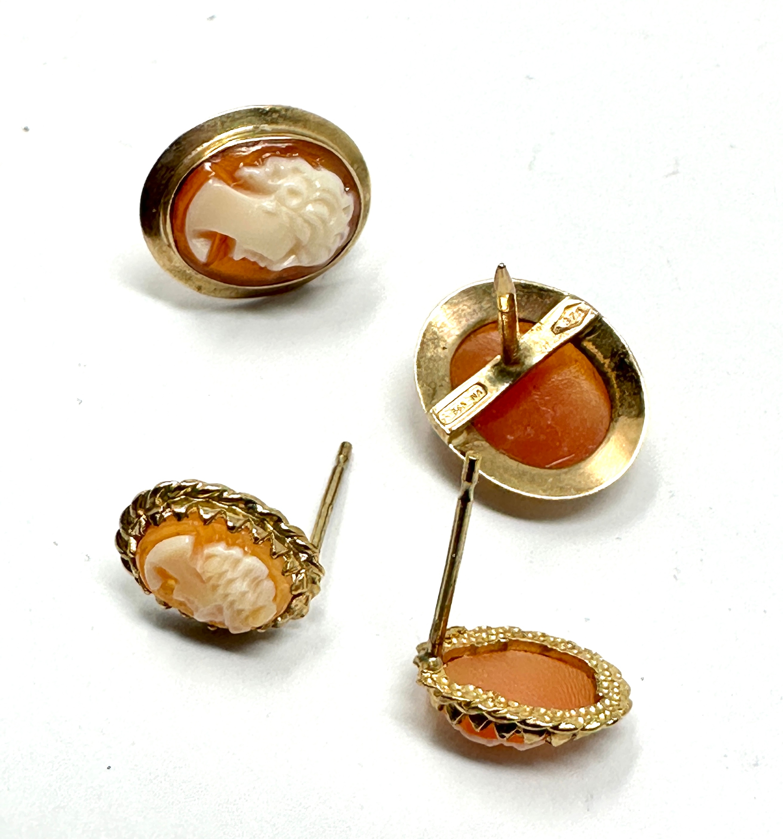 2 pairs of 9ct gold cameo earrings weight 2.2g - Image 3 of 3