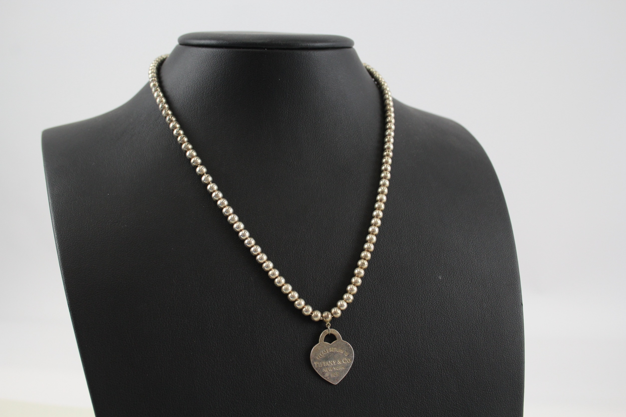 Silver necklace with heart tag by designer Tiffany & Co (12g)