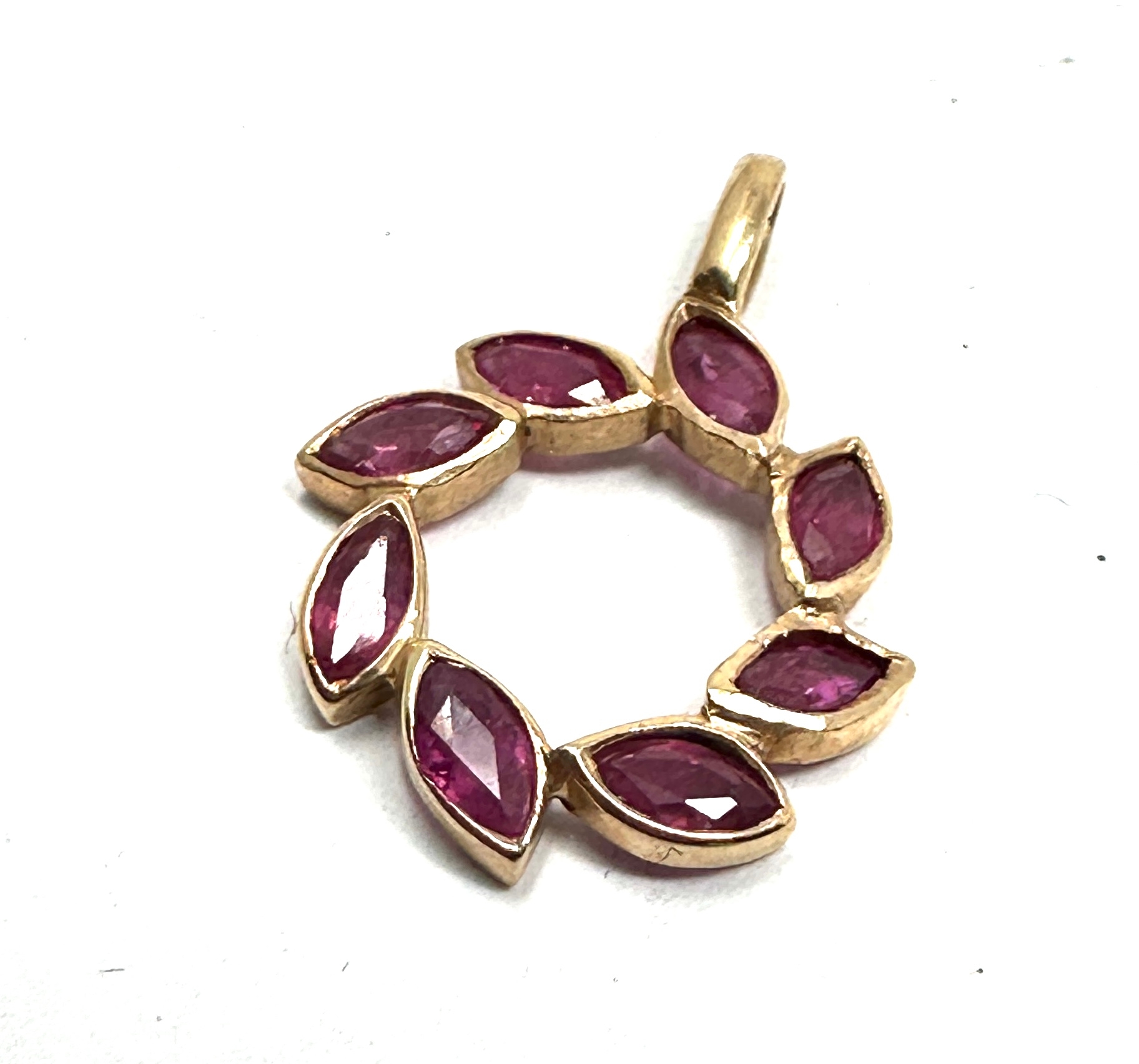 9ct gold ruby pendant - Image 2 of 4