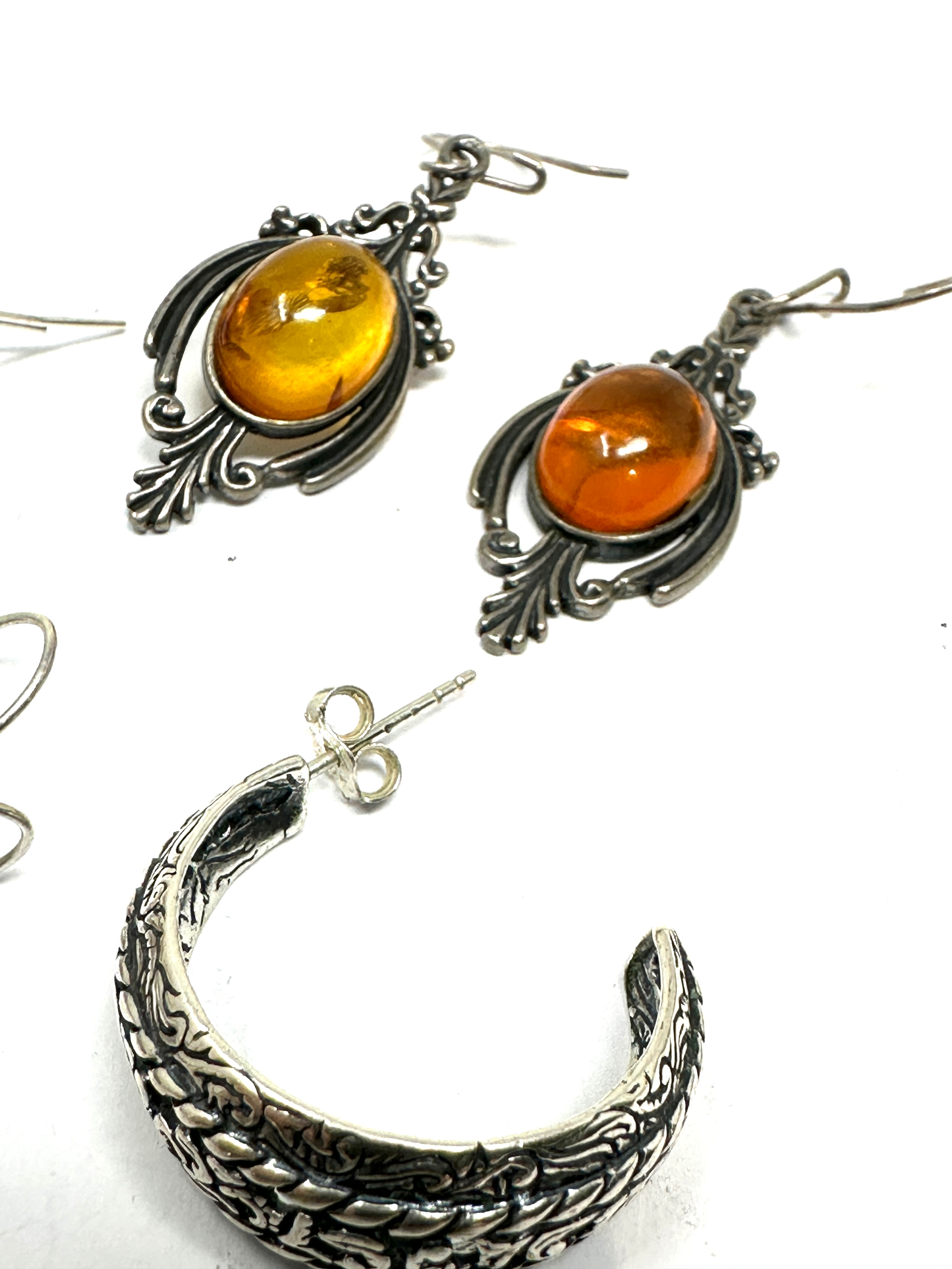 selection of vintage silver earrings includes amber etc weight 32g - Image 4 of 4