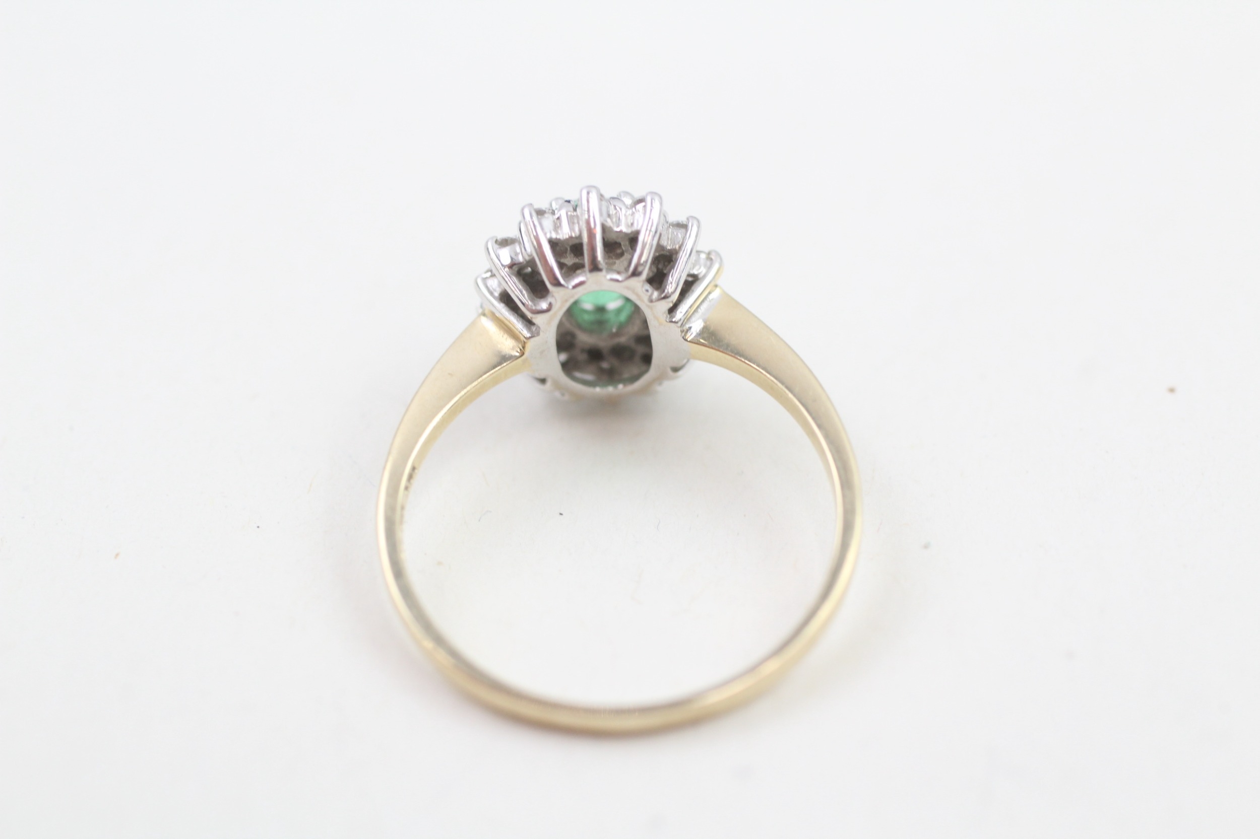 14ct gold green gemstoen & cunic zirconia cluster ring, claw set (3.2g) - Image 3 of 9