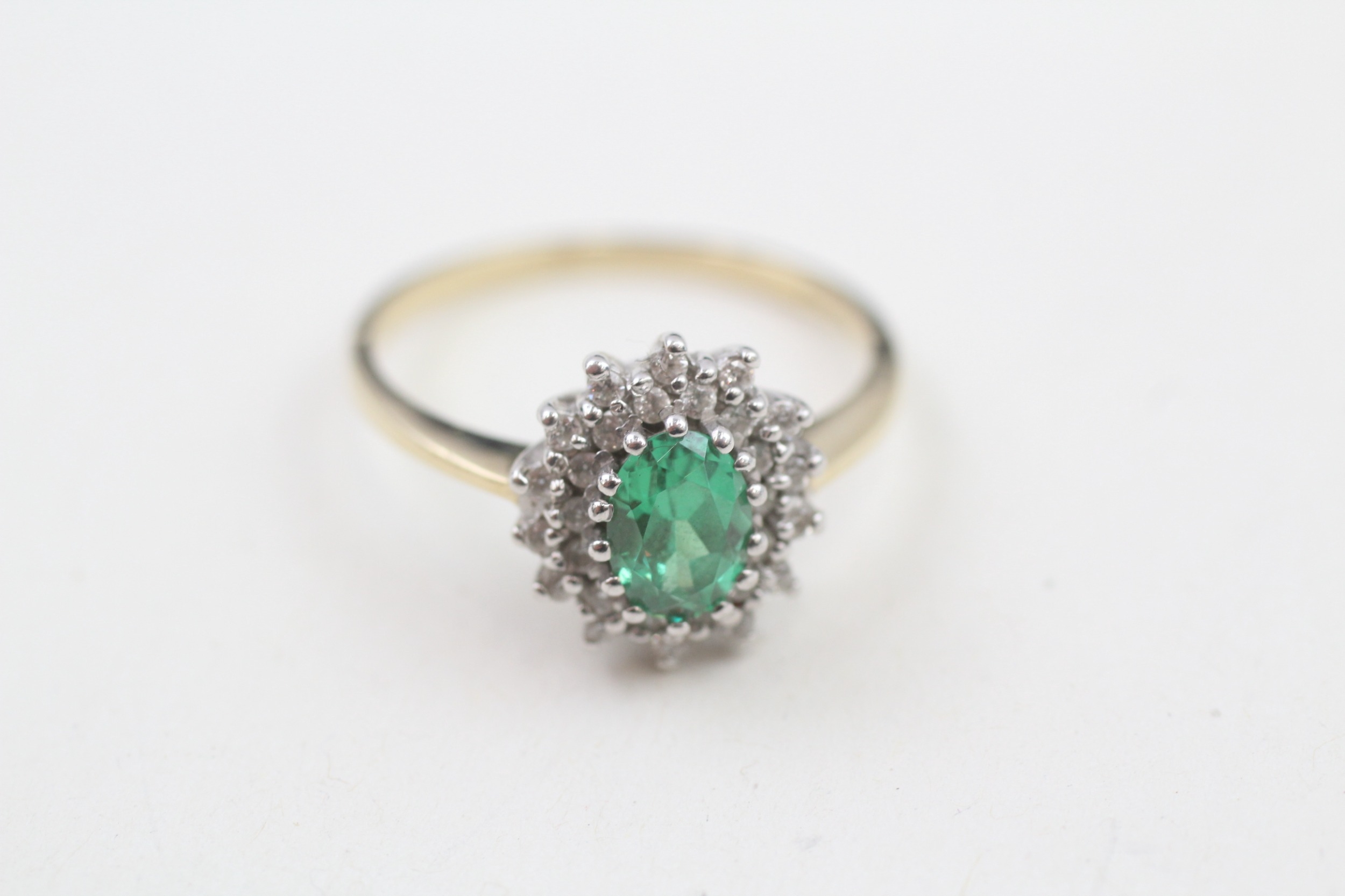 14ct gold green gemstoen & cunic zirconia cluster ring, claw set (3.2g)