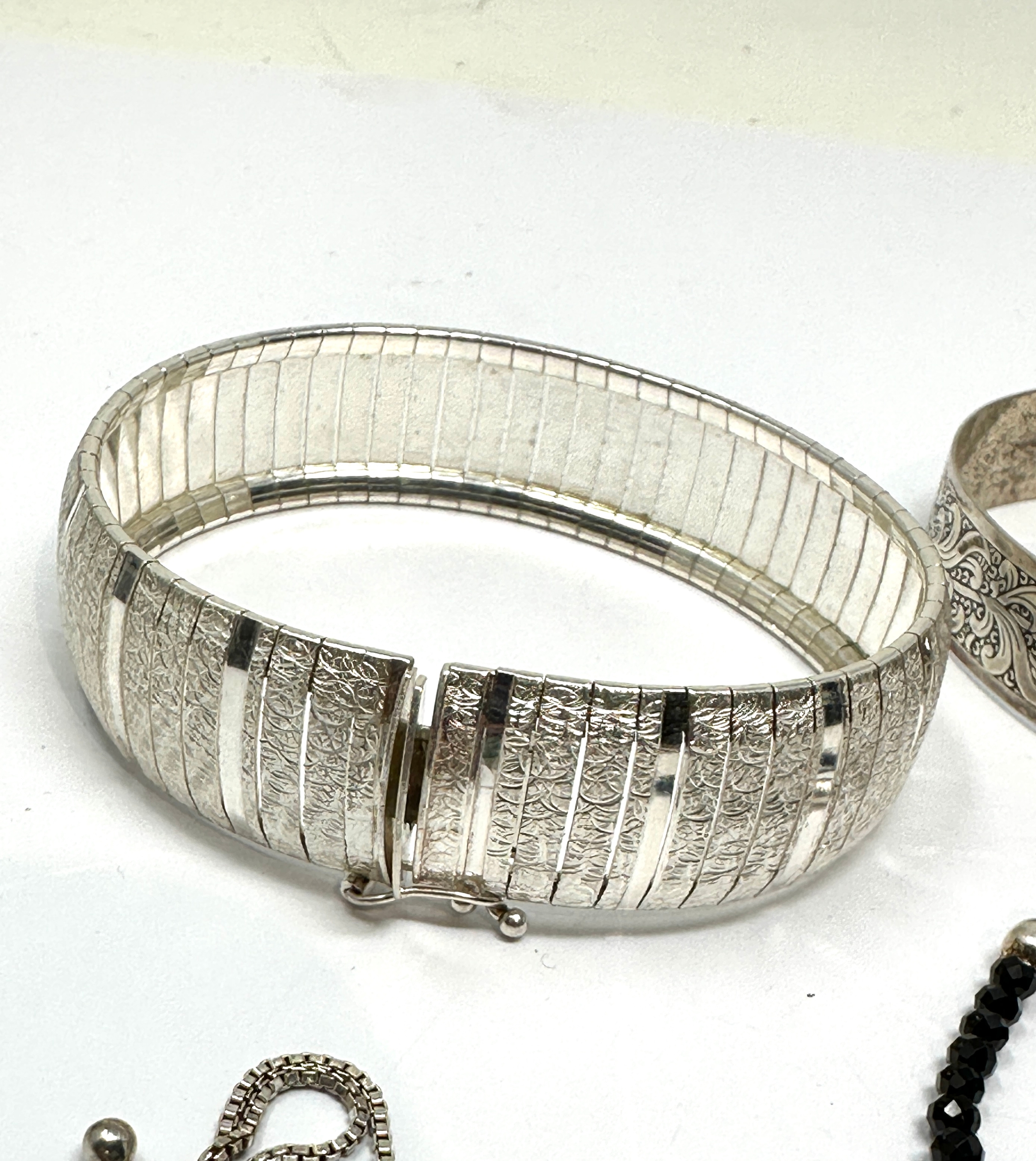 Vintage selection of silver jewellery inc bangles & bracelets weight 56g - Image 4 of 5