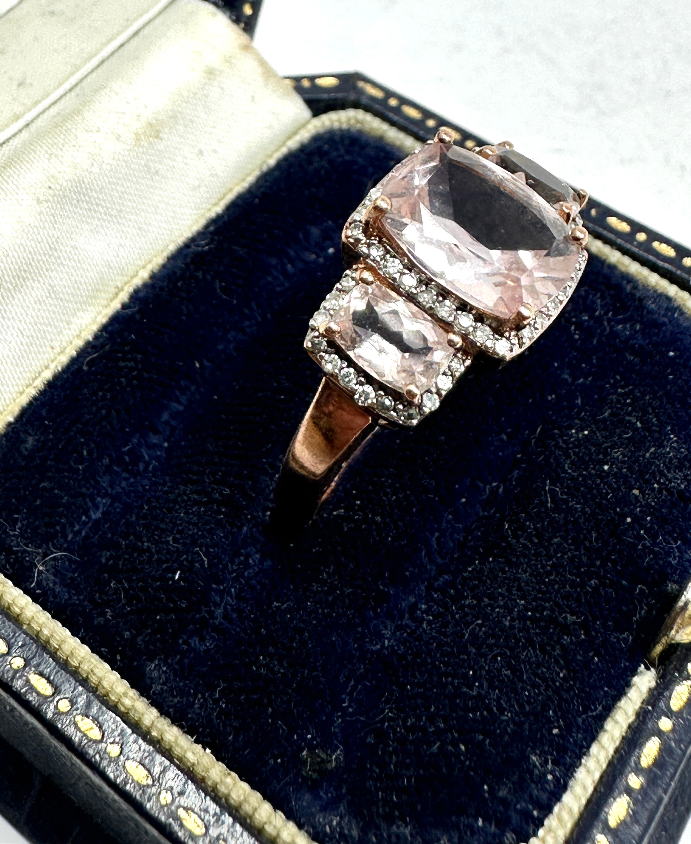 9ct gold diamond & light lilac gemstone ring weight 4g - Image 2 of 4