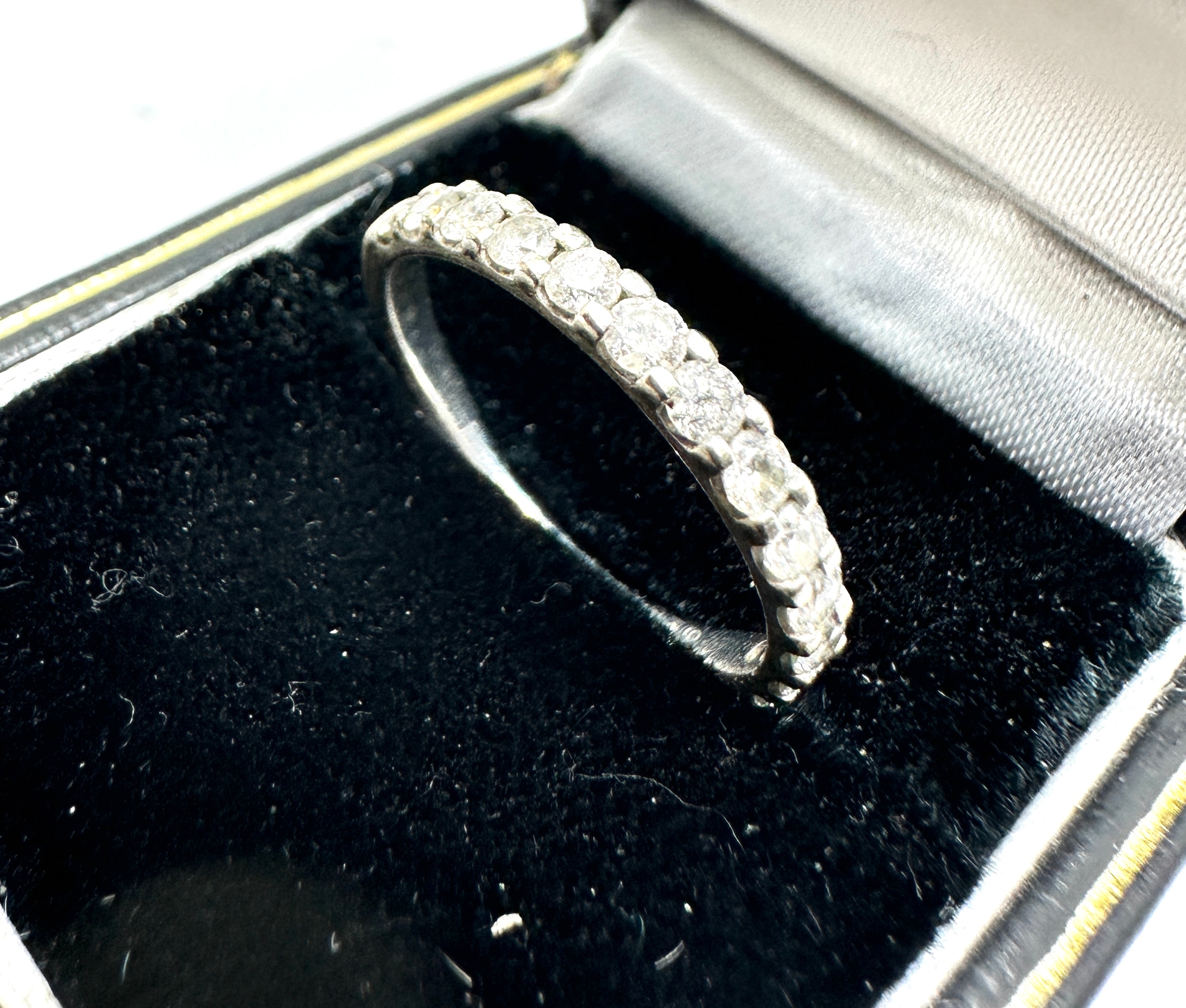 9ct white gold diamond half eternity ring weight 1.8g - Image 3 of 4