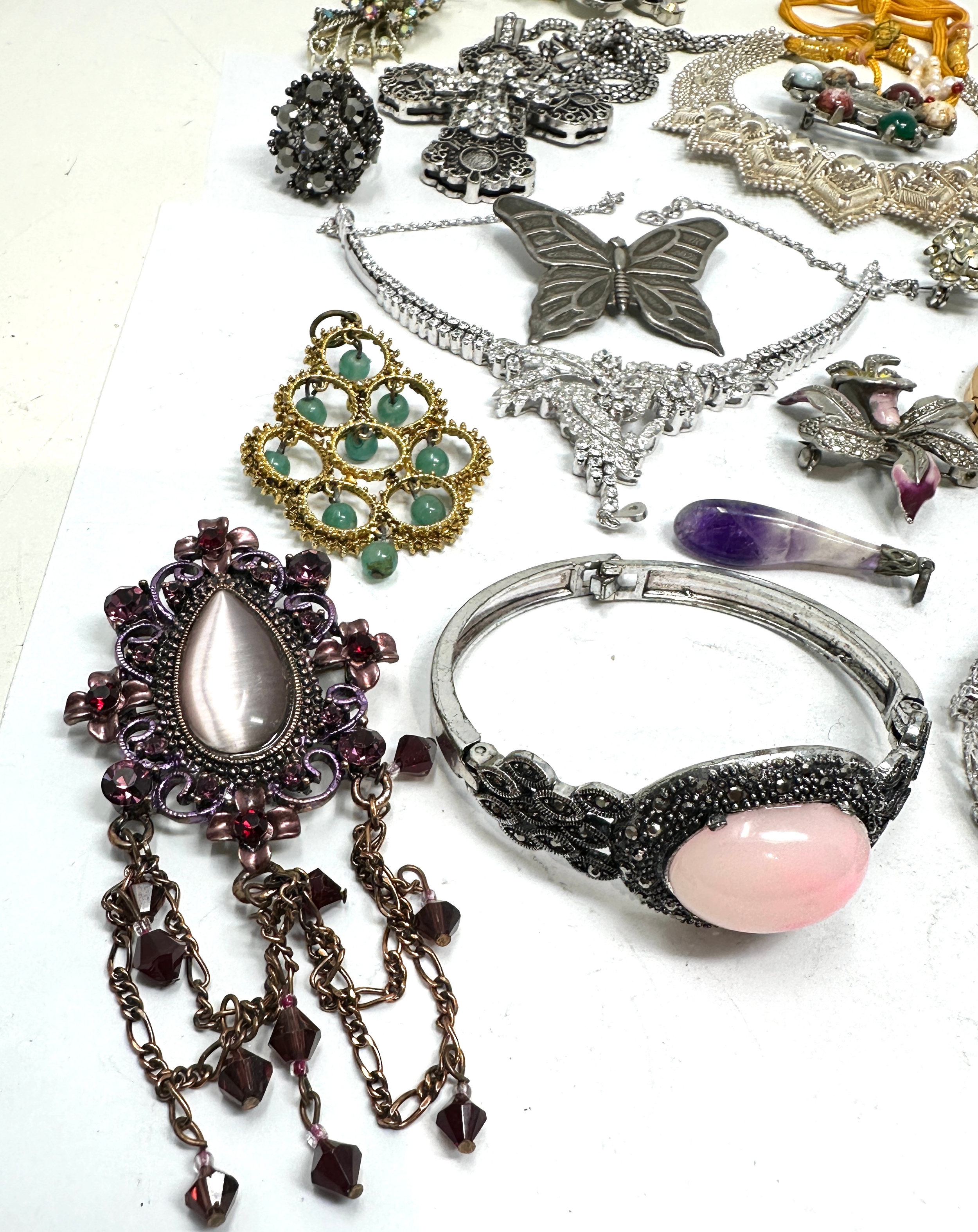 selection of vintage & later costume jewellery weight 550g - Image 2 of 6