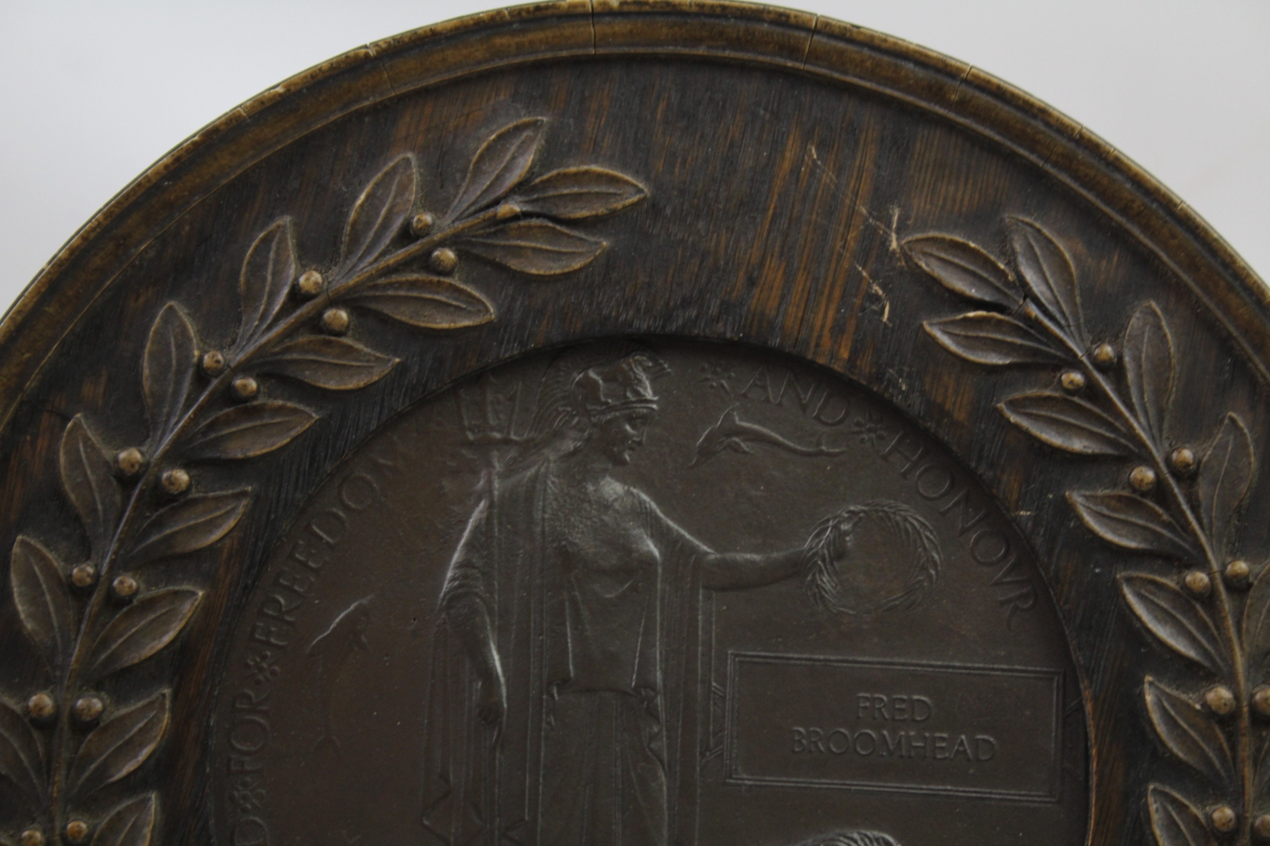 WW1 Death Plaque Mounted in Wooden Frame, Named Fred Broomhead - Image 2 of 7
