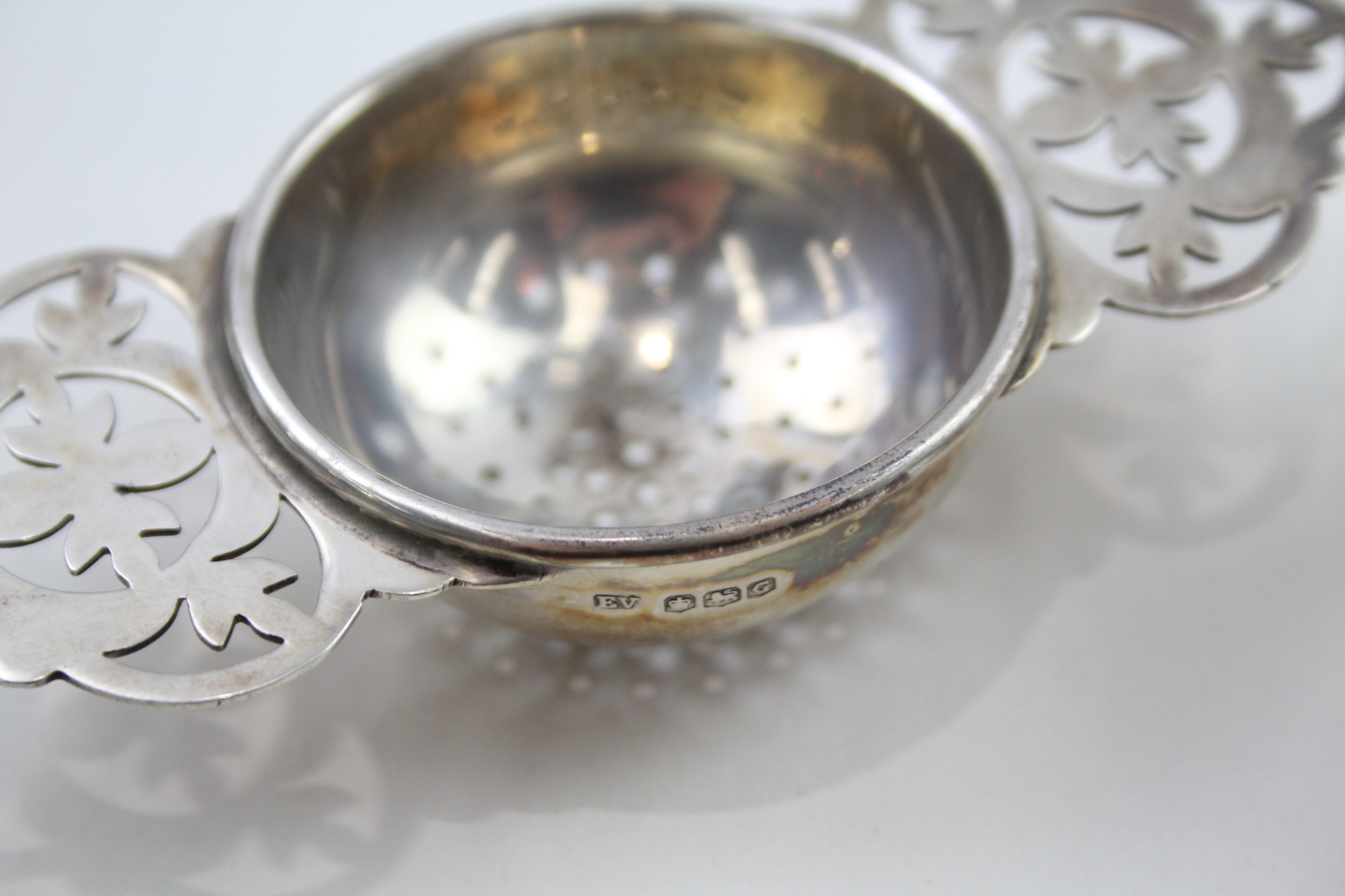 .925 sterling edward viners tea strainer w/ bowl - Image 4 of 7