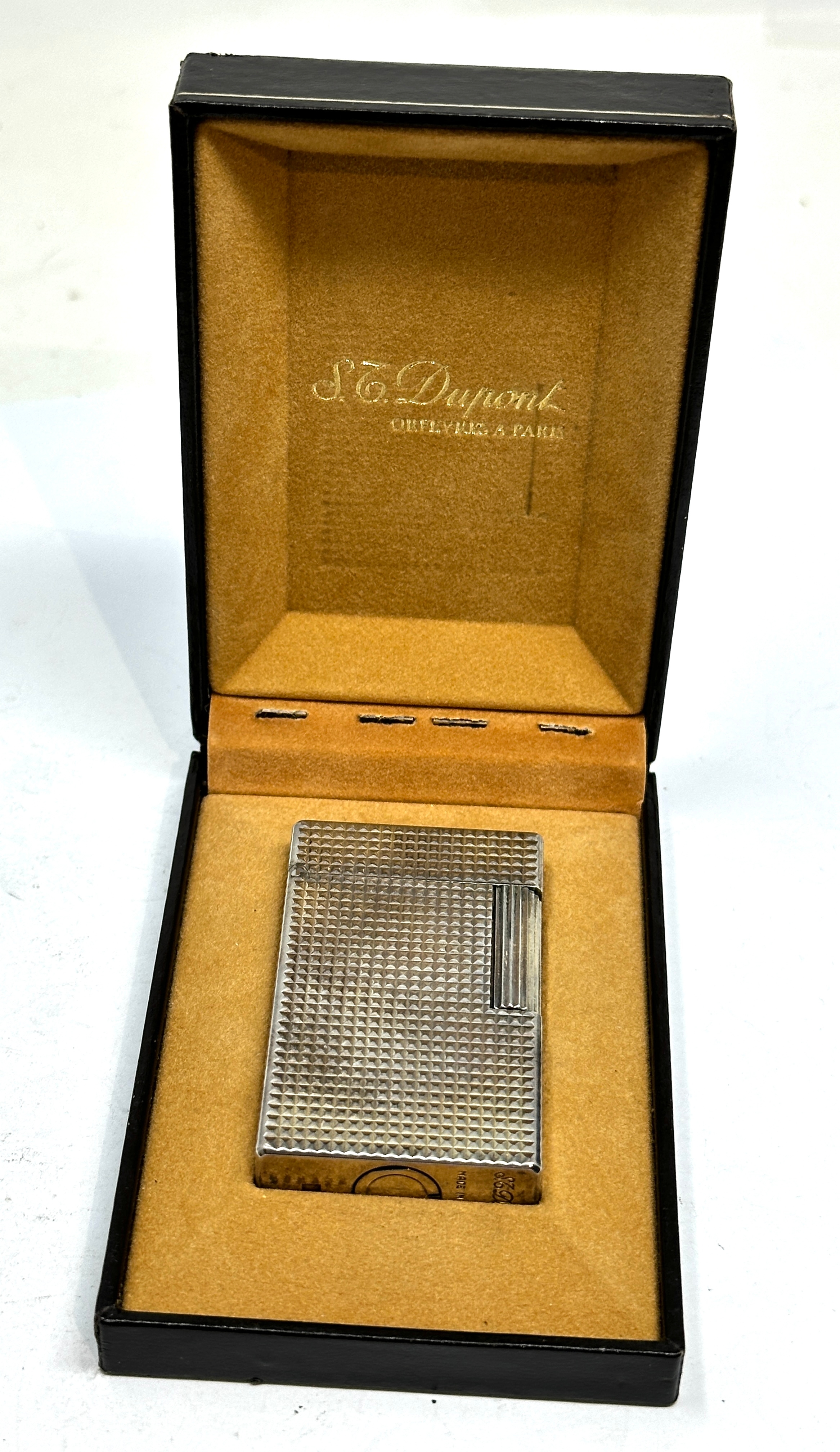 Boxed dupont cigarette lighter