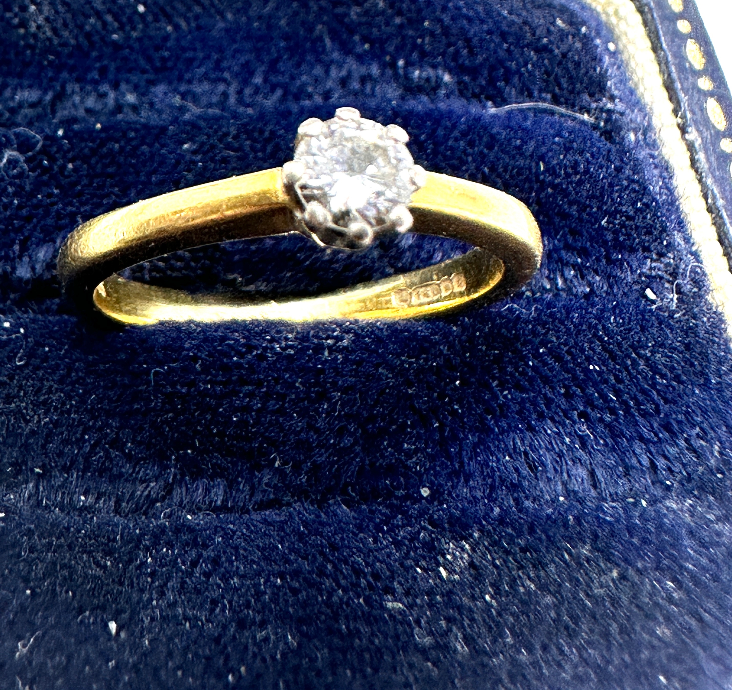 18ct gold solitaire diamond ring diamond measures approx 4mm weight 2.8g
