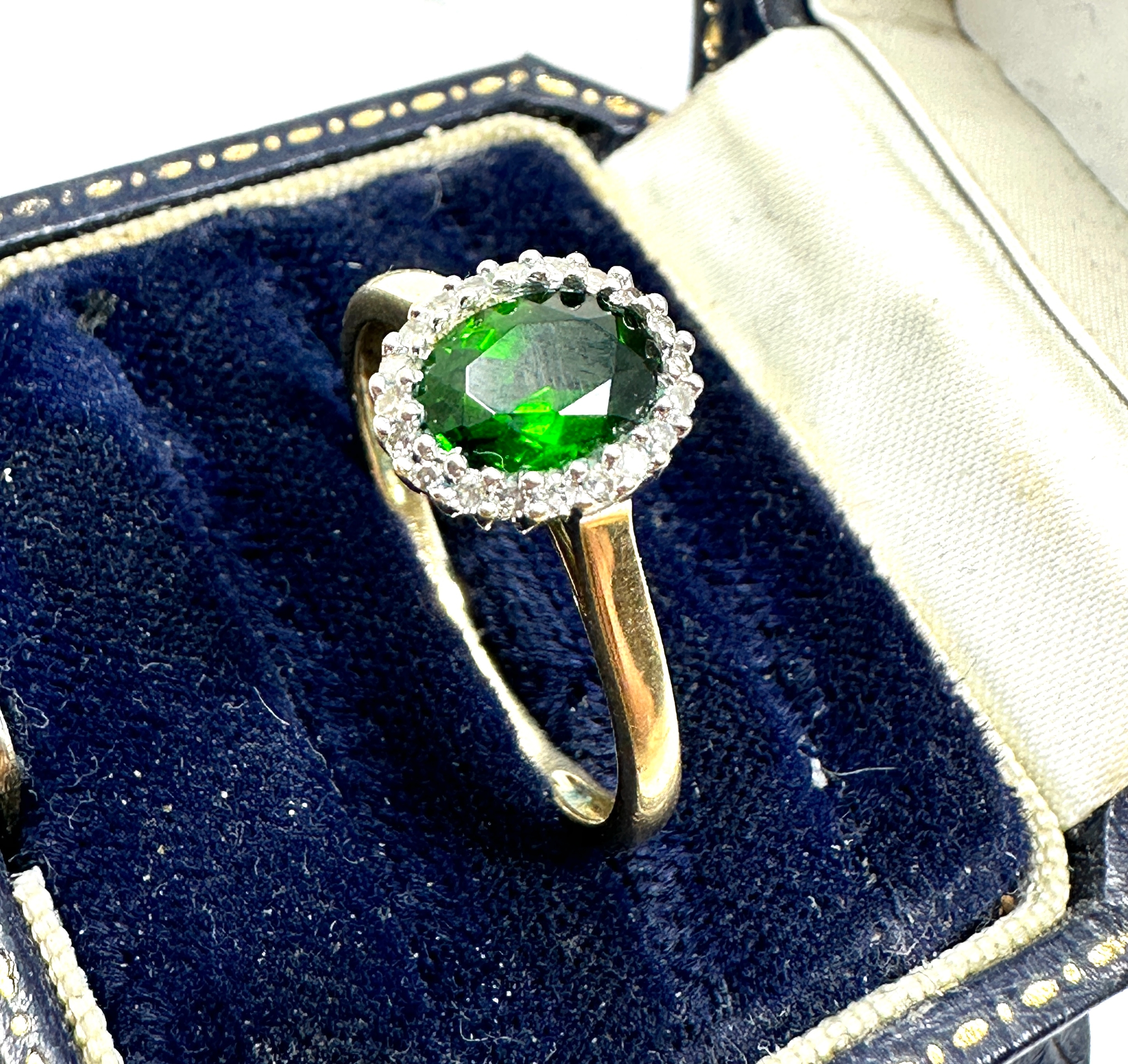 9ct gold diamond & peridot ring weight 2.5 - Image 3 of 4