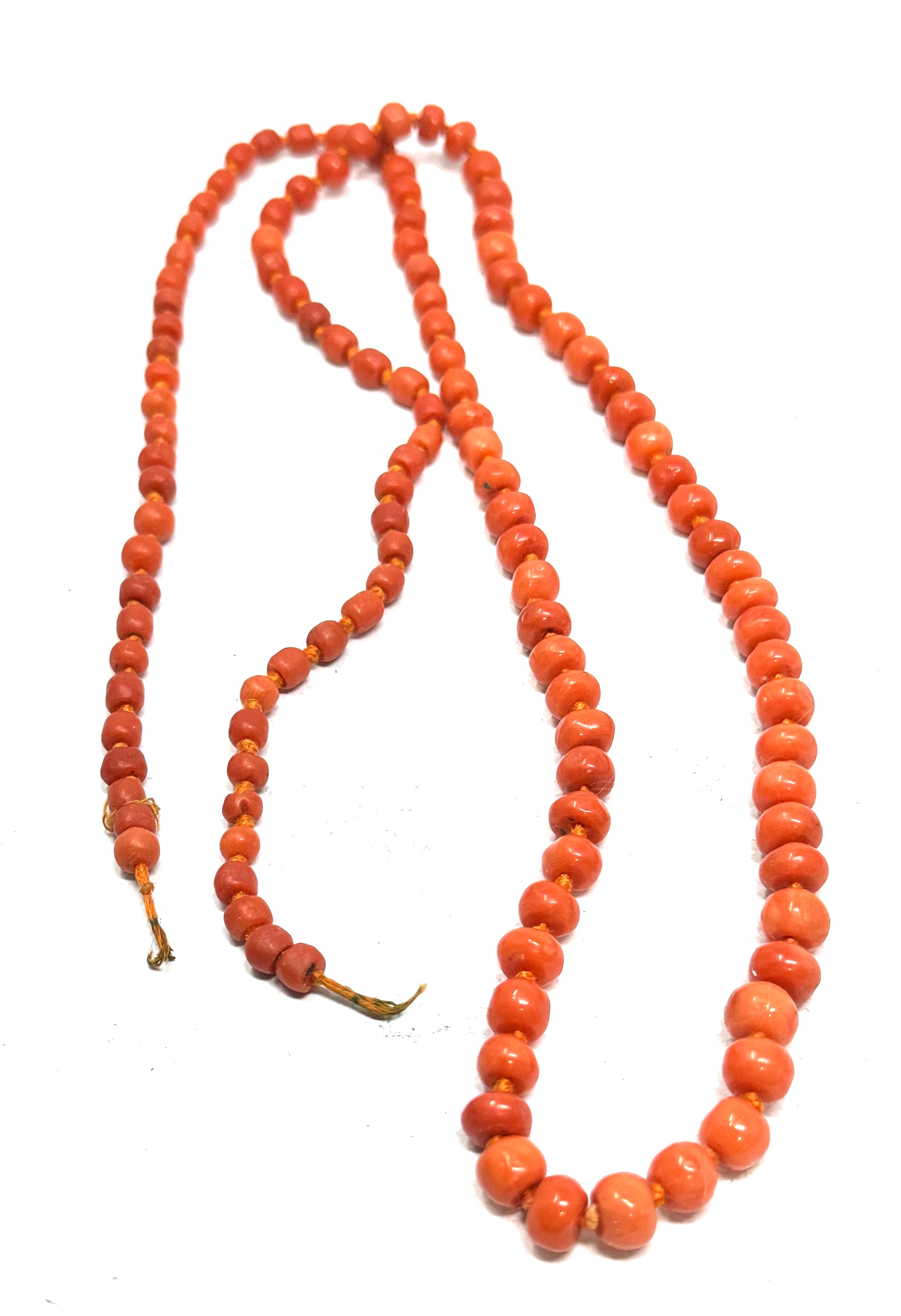 Antique graduated coral bead necklace measures approx 75 cm long weight 30g